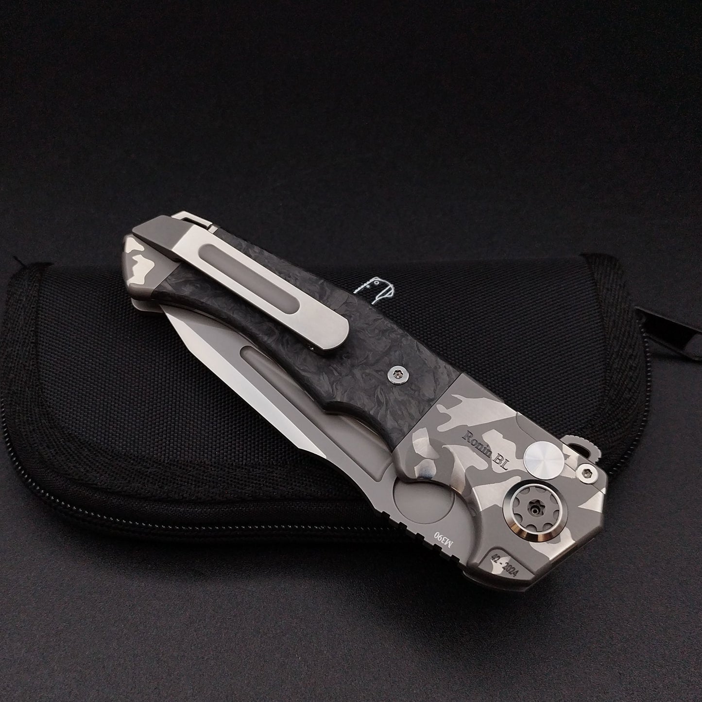 ADV Ronin Urban Camo Titan Carbon Fibre, M390 4