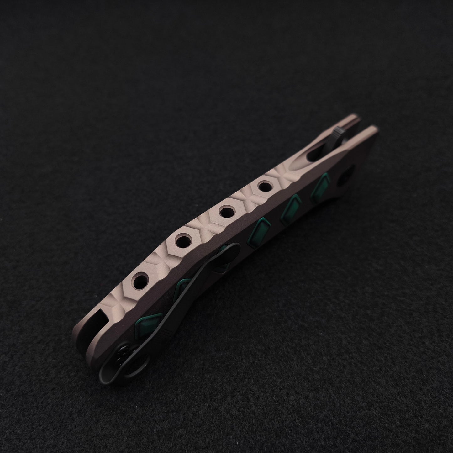 Half Face Blades Custom Kwaiken Folder Aquamarine Camoquartz, Anodized Grey 5
