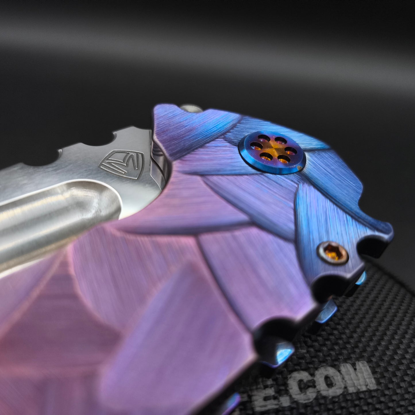 Medford Praetorian Ti Tanto, Bronze Blue Fade Stained Glass 5
