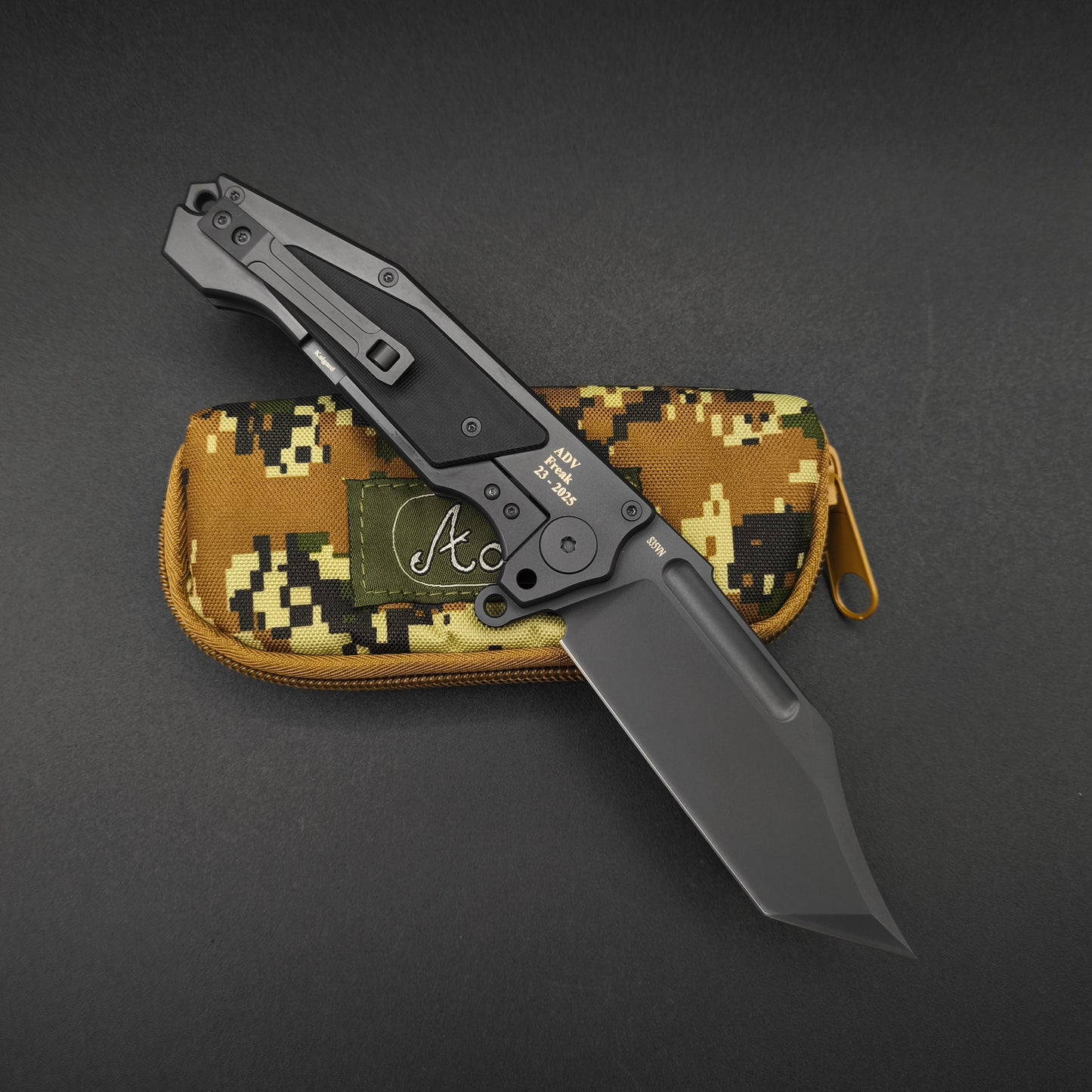 ADV Freak, Kalgard finish Black G10