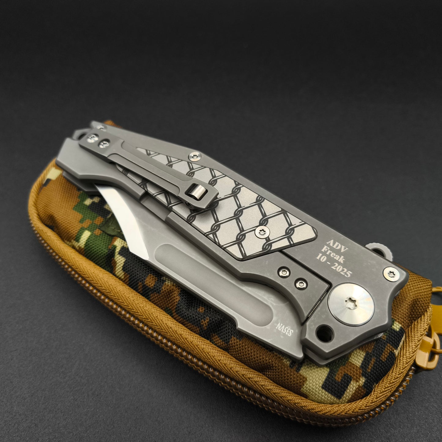 ADV Freak, Satin Titanium Border finish