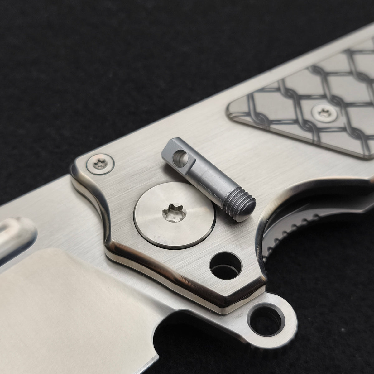 ADV Freak, Satin Titanium Border finish 6
