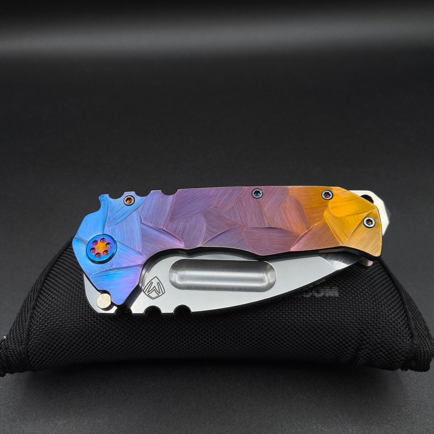 Medford Praetorian Ti Tanto, Bronze Blue Fade Stained Glass 3
