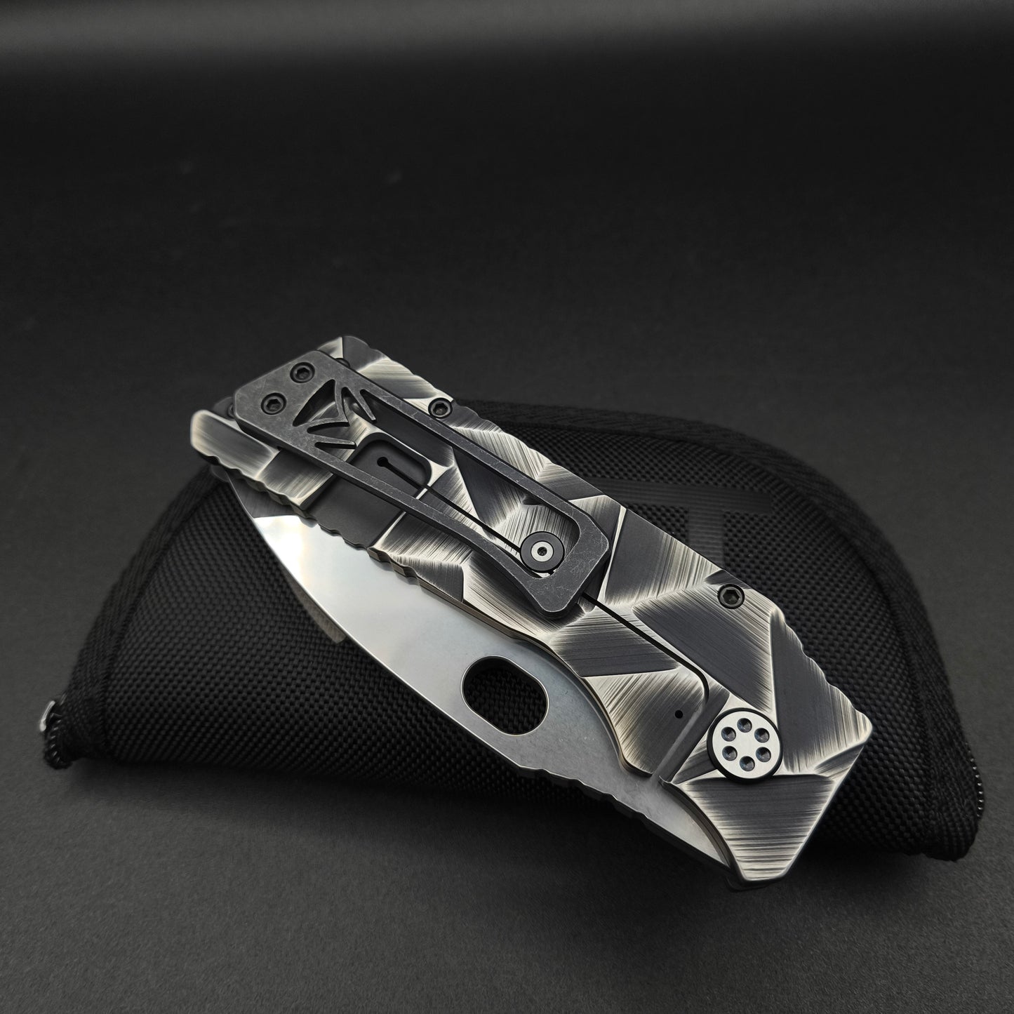 Medford Fat Daddy, Black with Silver Stained Glass