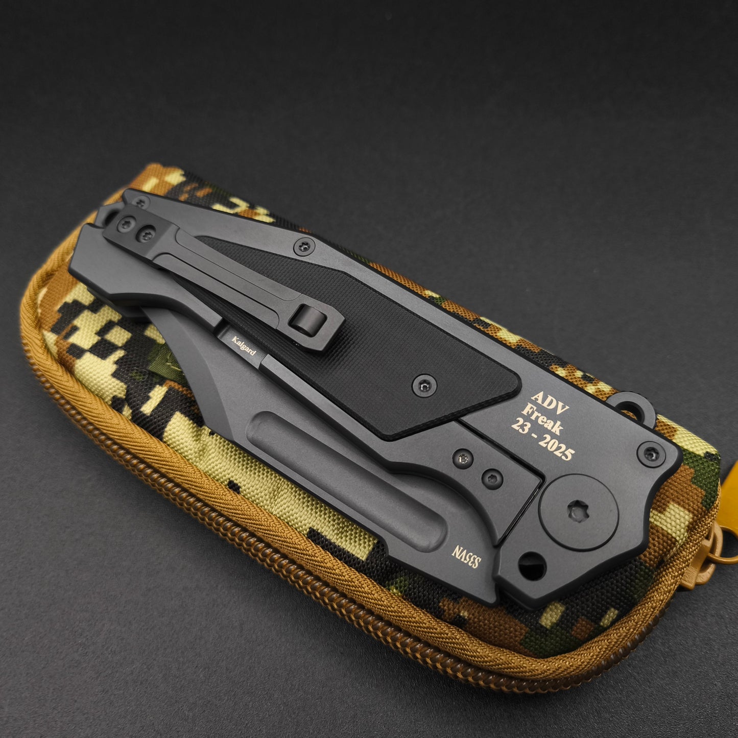 ADV Freak, Kalgard finish Black G10