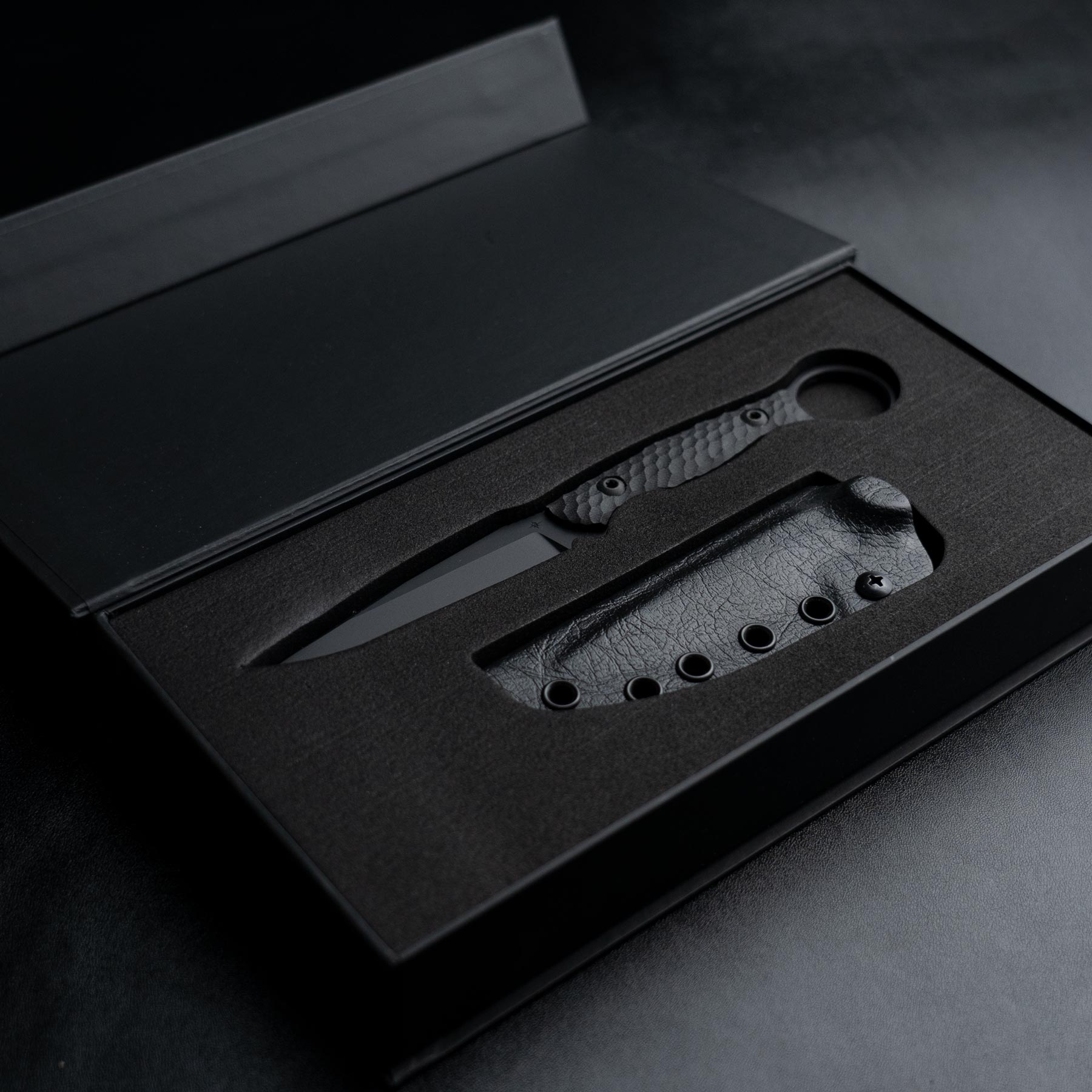 Toor Knives Anaconda Carbon 8