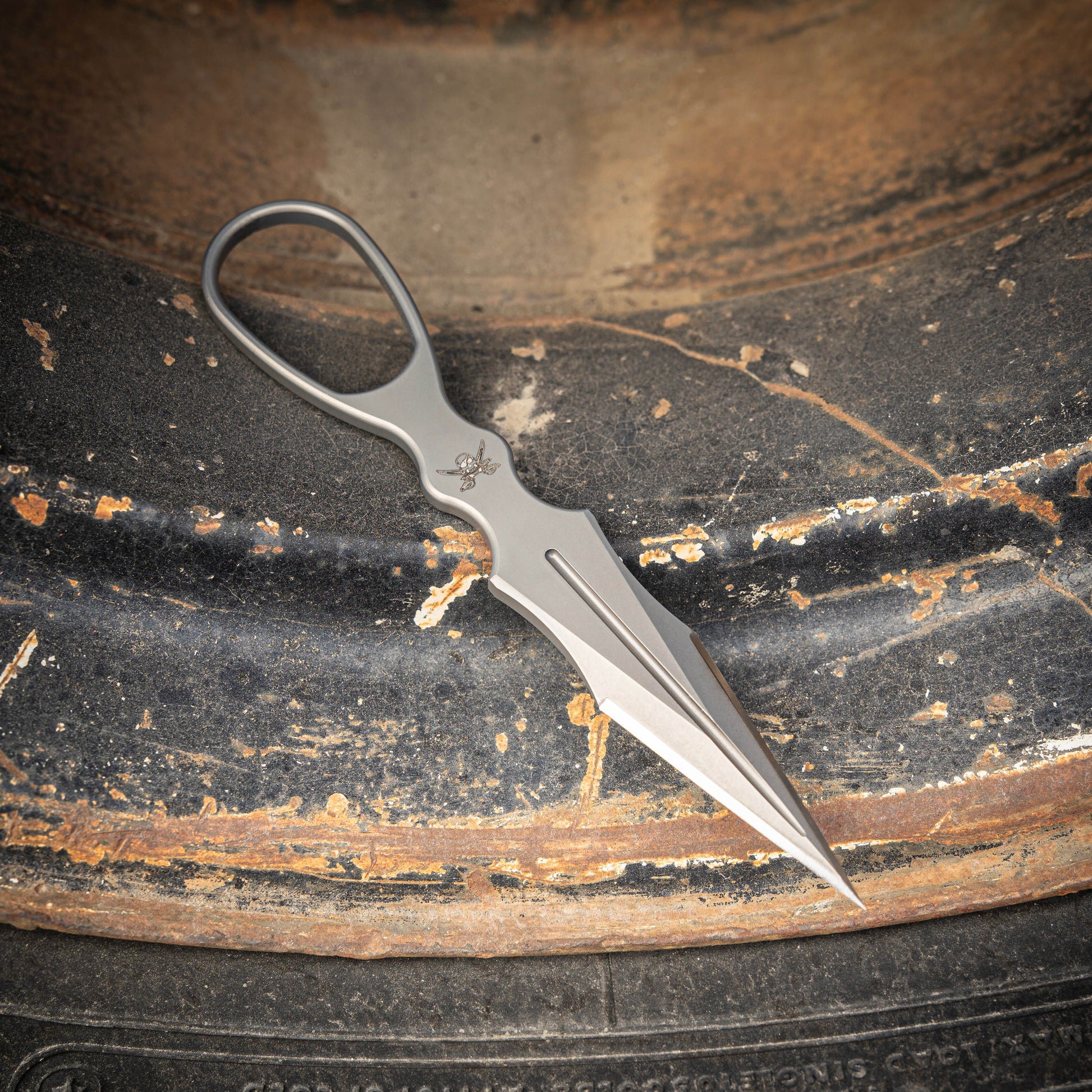 Skallywag Tactical D2 DAGGER - Stone/Clearcoat 5