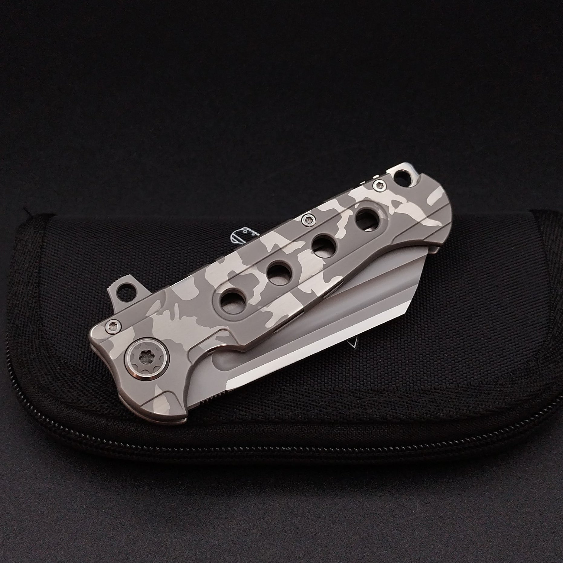ADV Mini Butcher Titanium Urban Camo 3