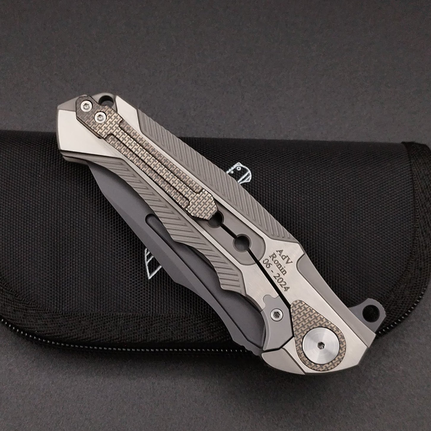 ADV Ronin Integral Satin, Black Carbon Fiber, Grey Blade 4