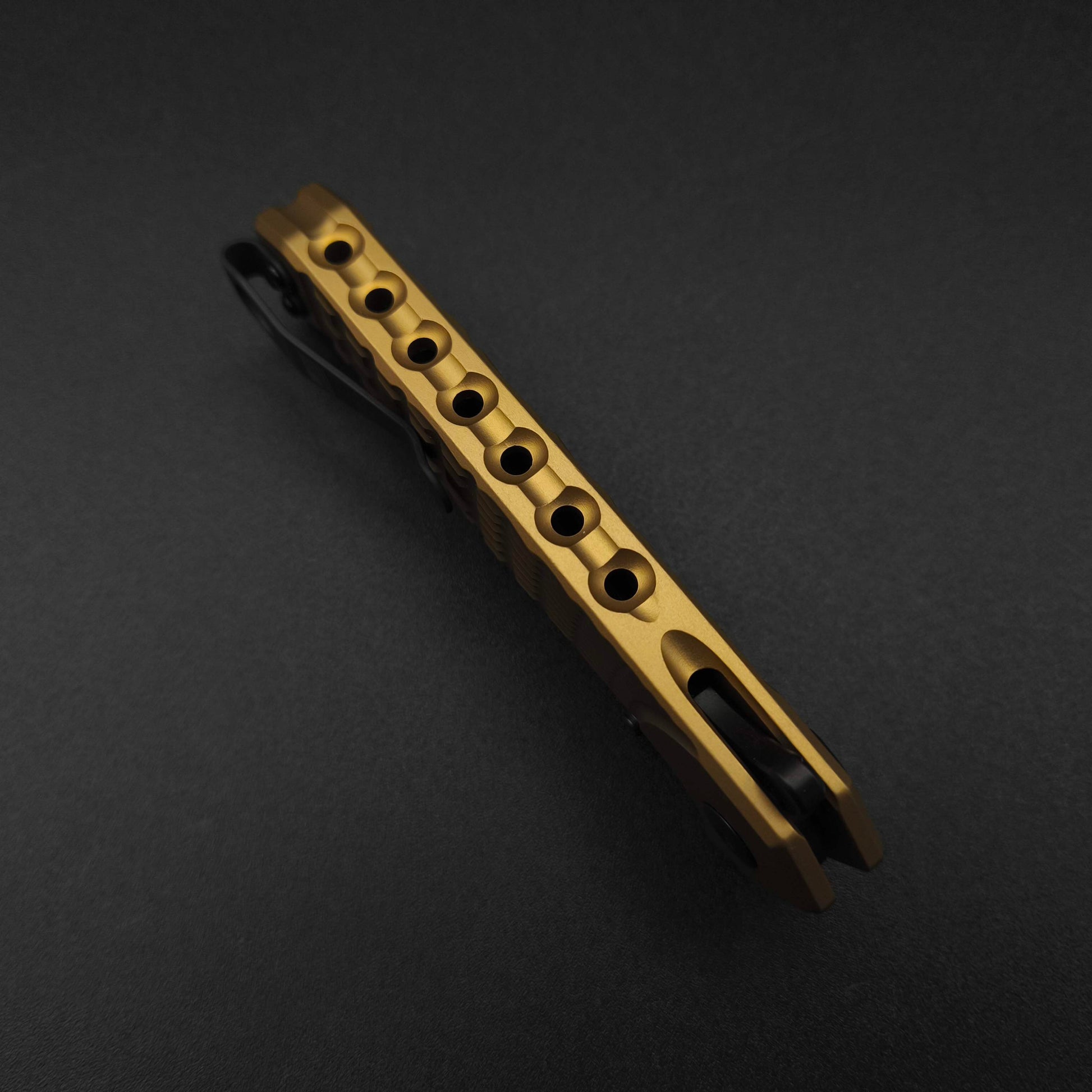 Half Face Blades Crow Folder, Anodized FDE frame, nitride black blade 6