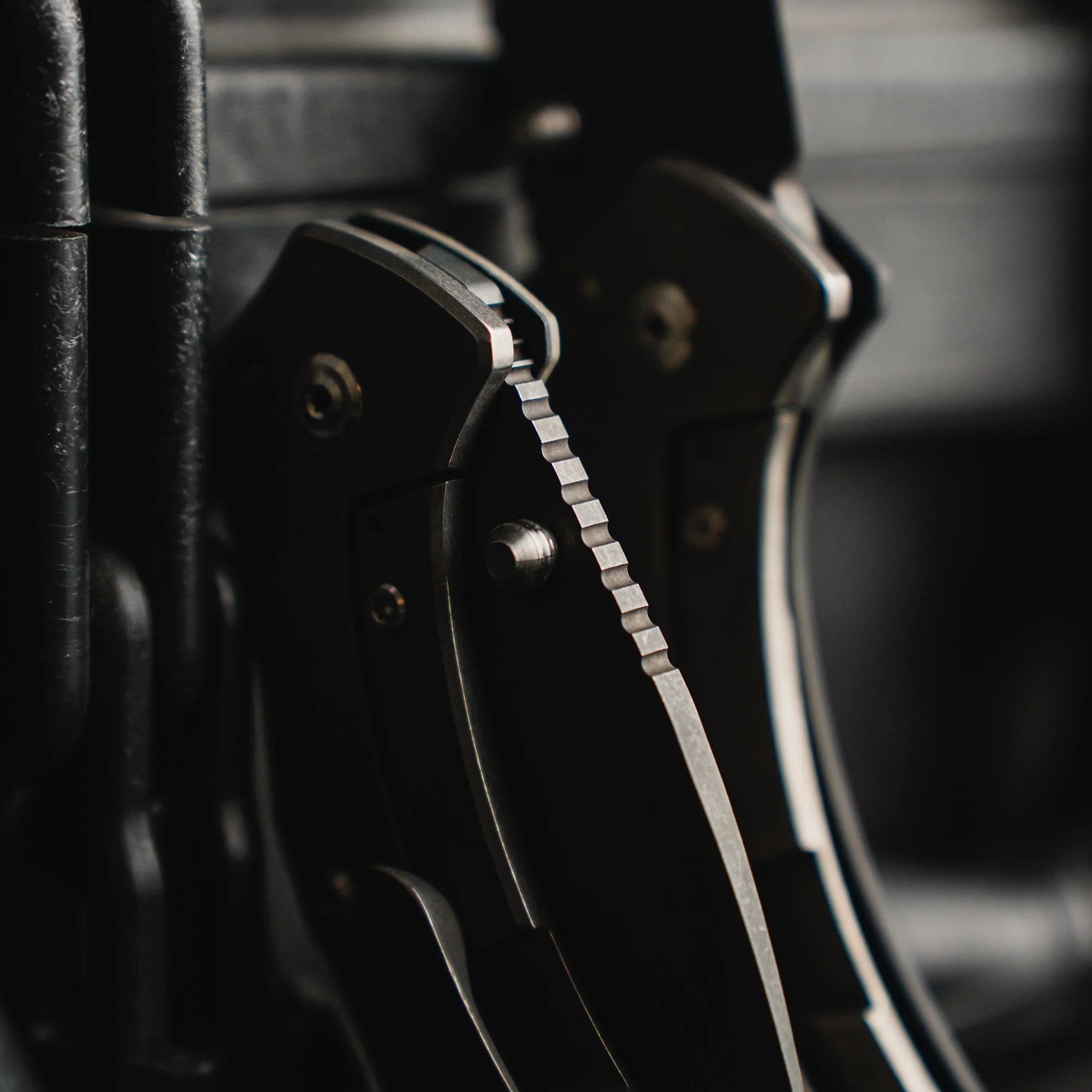 Toor Knives XT1 Charlie Carbon 8