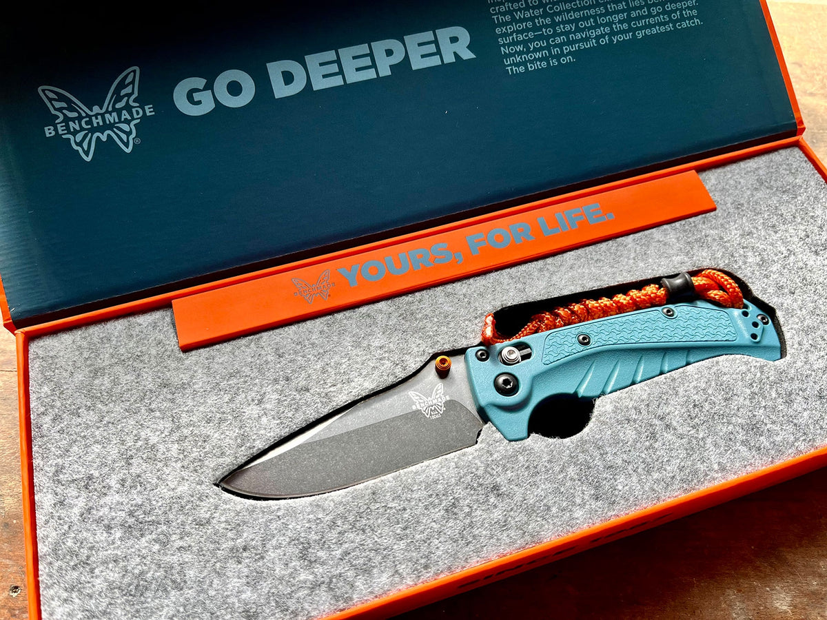 Benchmade Blue Benchmade 18065 Mini Adira, MagnaCut, Blue Grivory EDC pocket folding ...