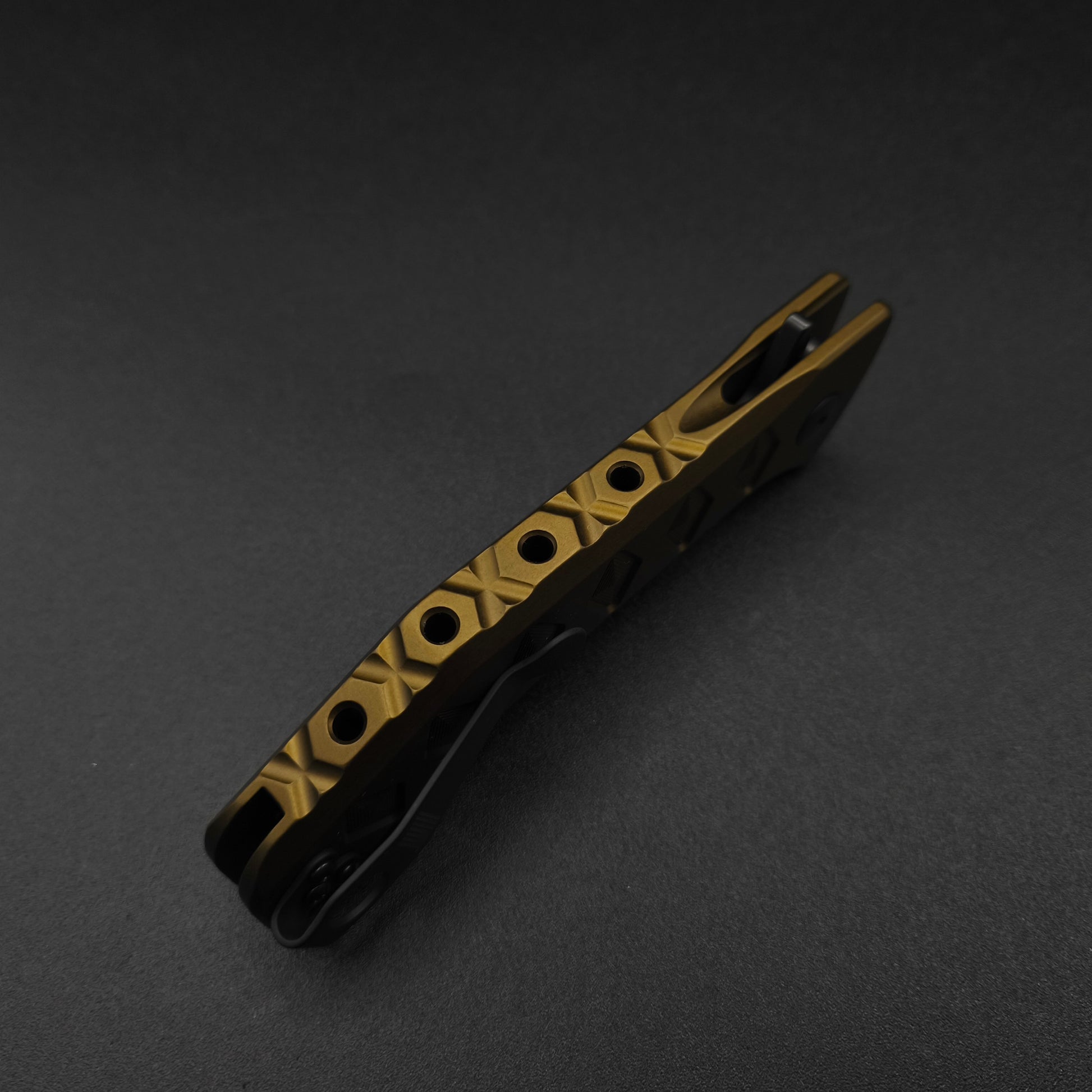 Half Face Blades Kwaiken Folder Anodized OD Green Handle, Black Nitride Blade 6