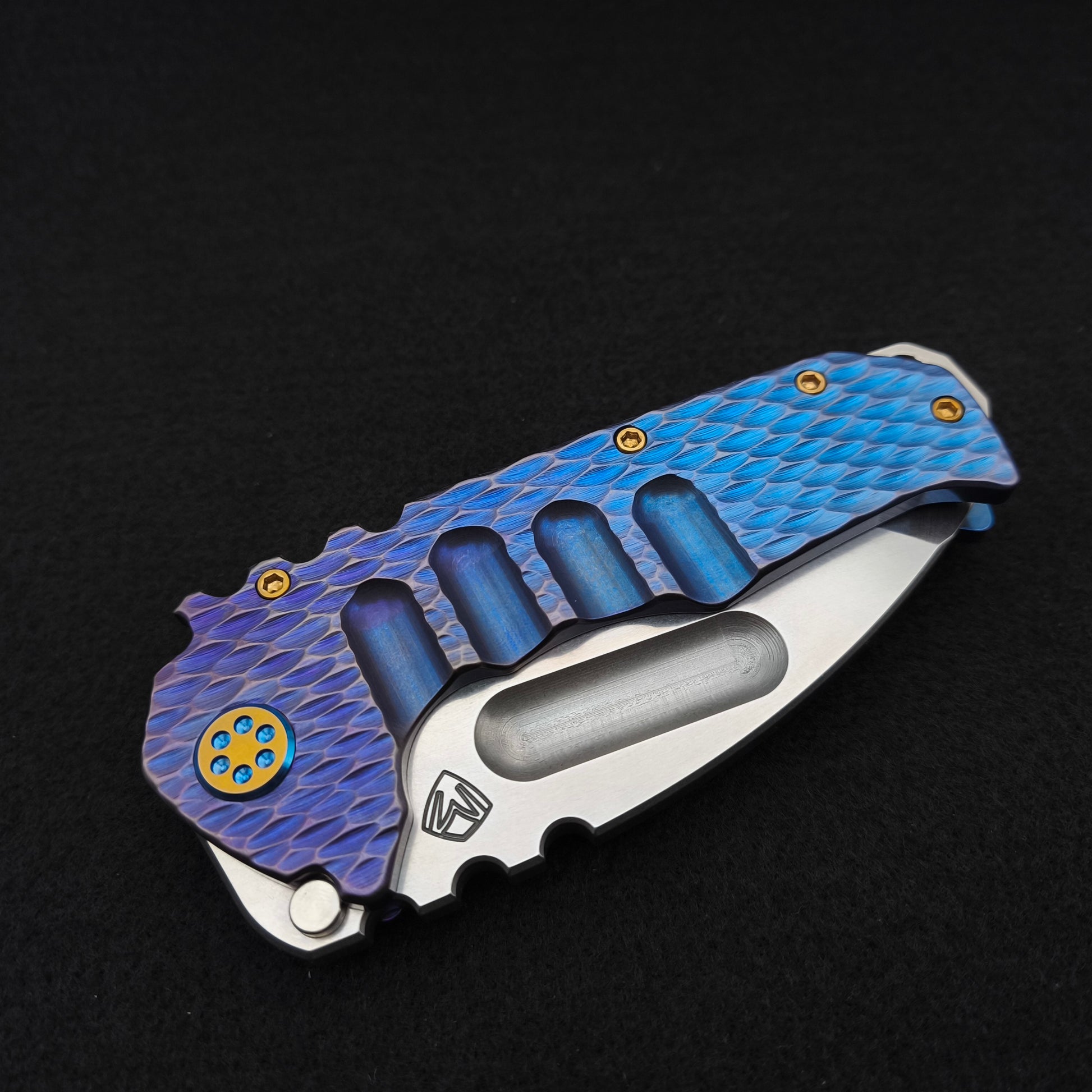 Medford Praetorian Ti Tanto, Violet Blue Fade Dragon Skin 4