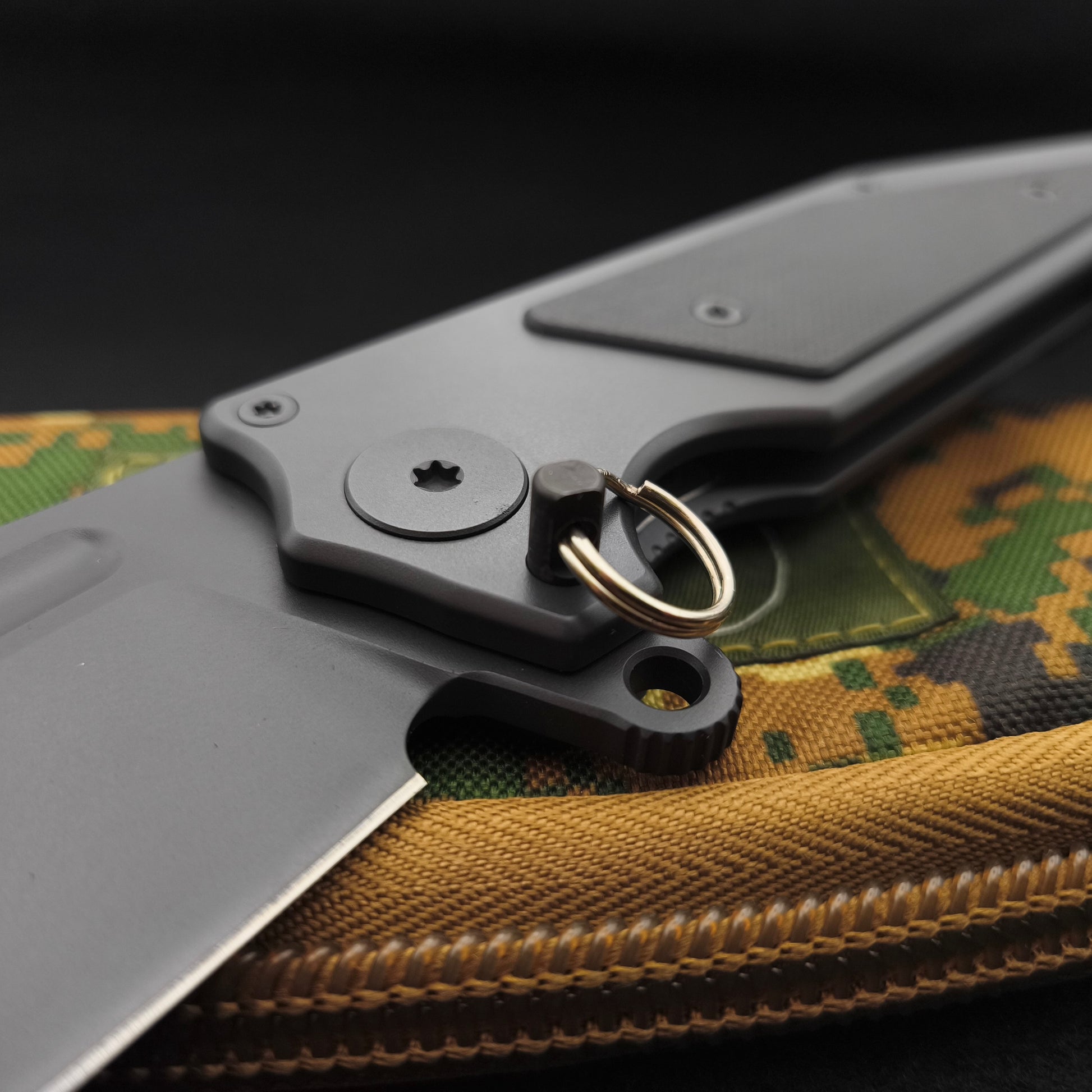 ADV Freak, Kalgard finish Black G10 3
