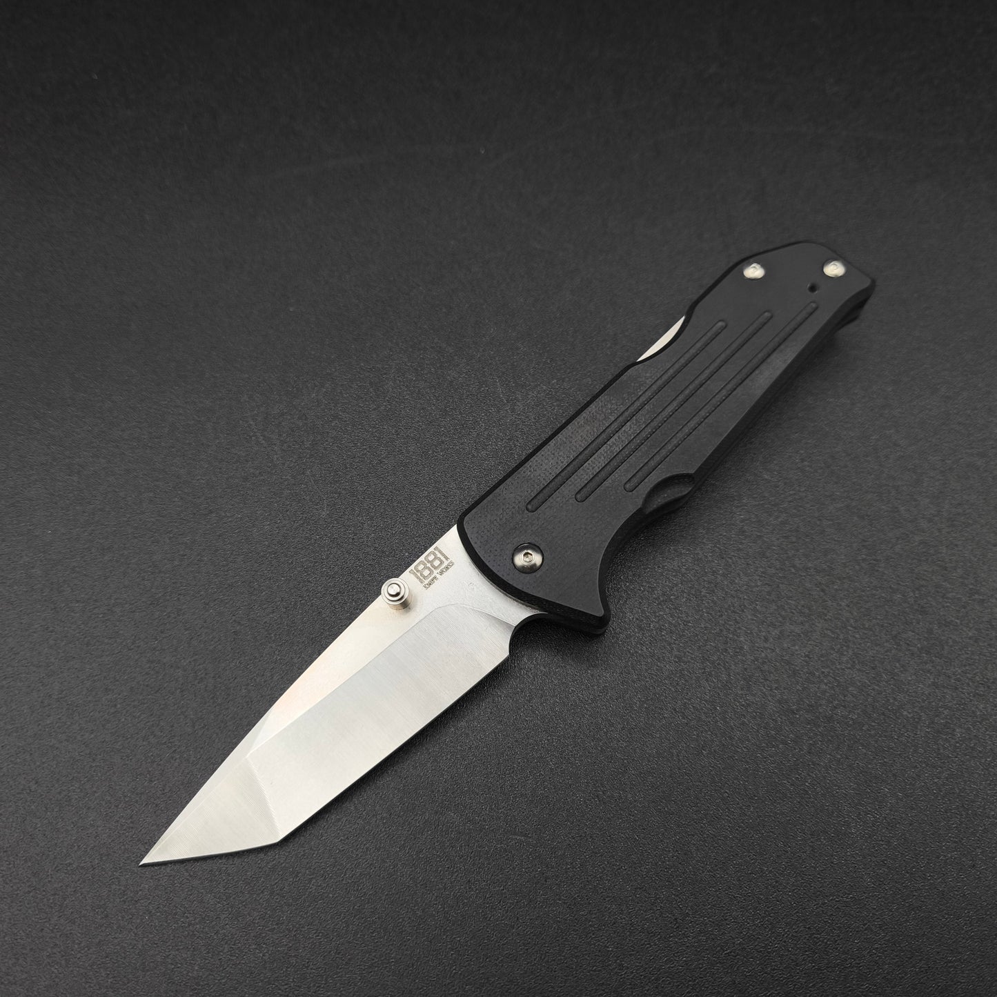 Medford 1881 Bourbon Tanto Black