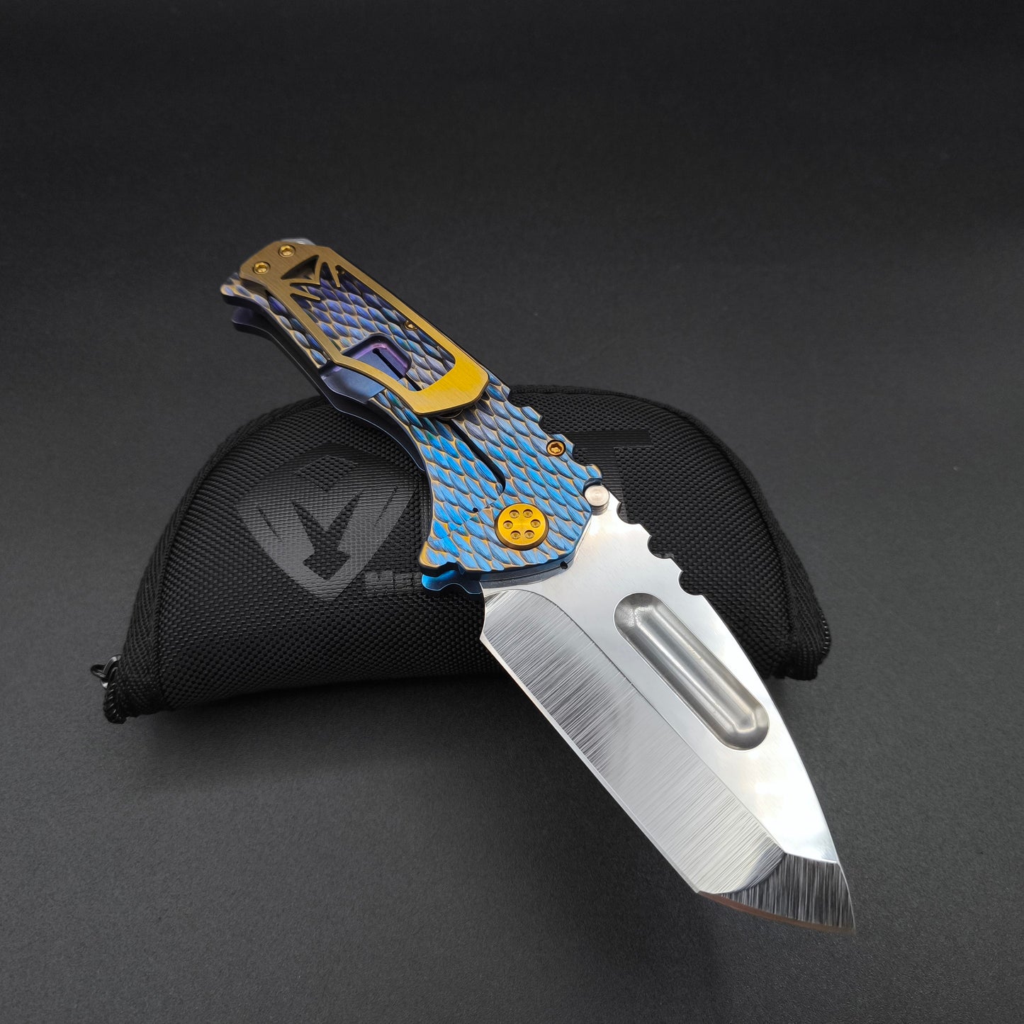 Medford Praetorian Ti Tanto, Violet Blue Fade Dragon Skin 2
