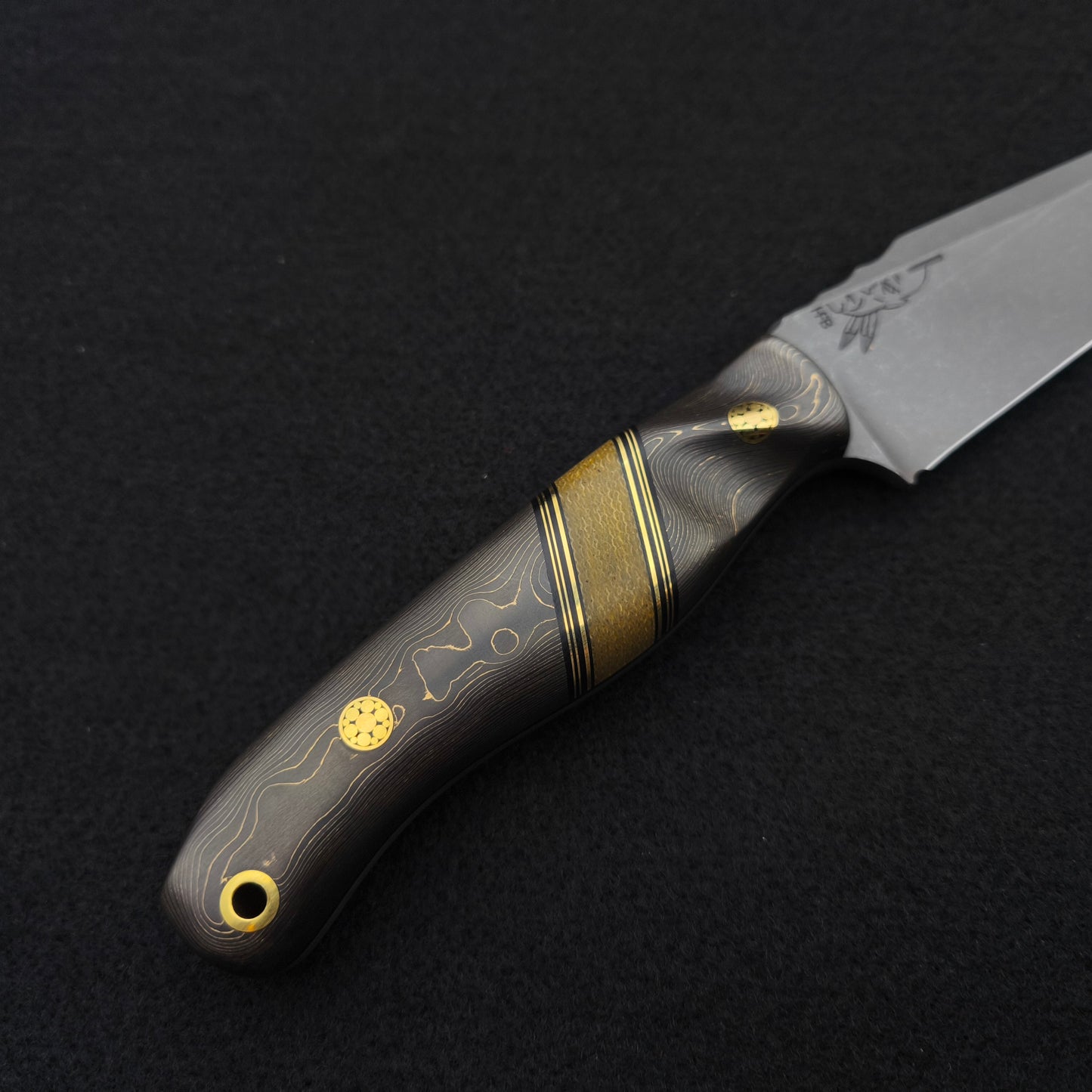 Half Face Blades Drop Point Scalper, Gold Camo Carbon 3