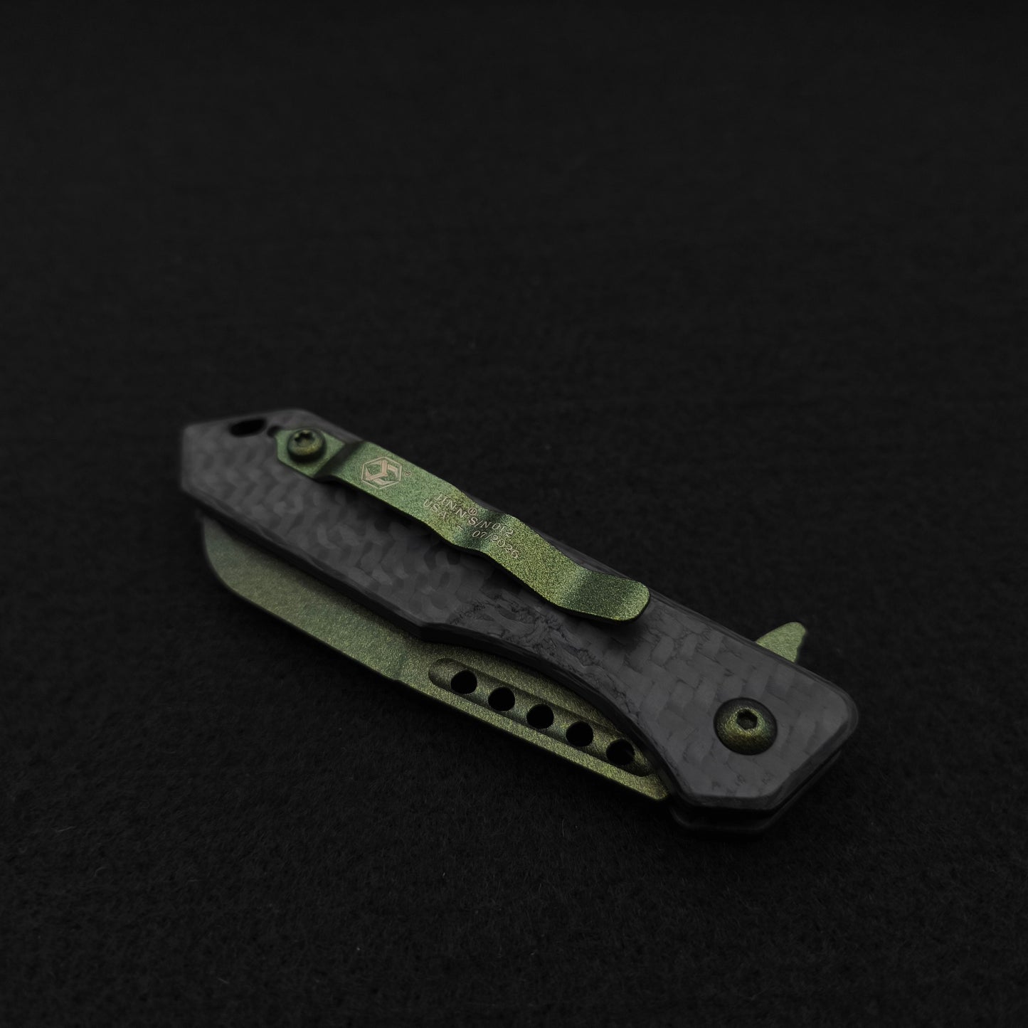 Heretic Knives Jinn Button Lock Green Carbon Fiber