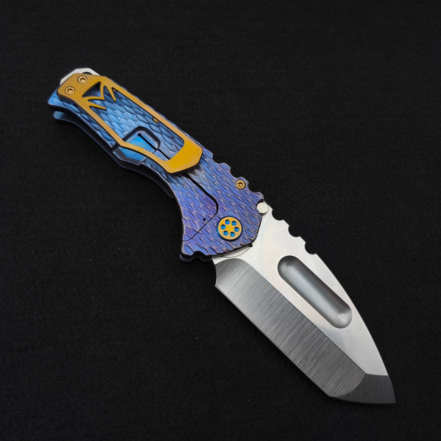 Medford Praetorian Ti Tanto, Violet Blue Fade Dragon Skin 2