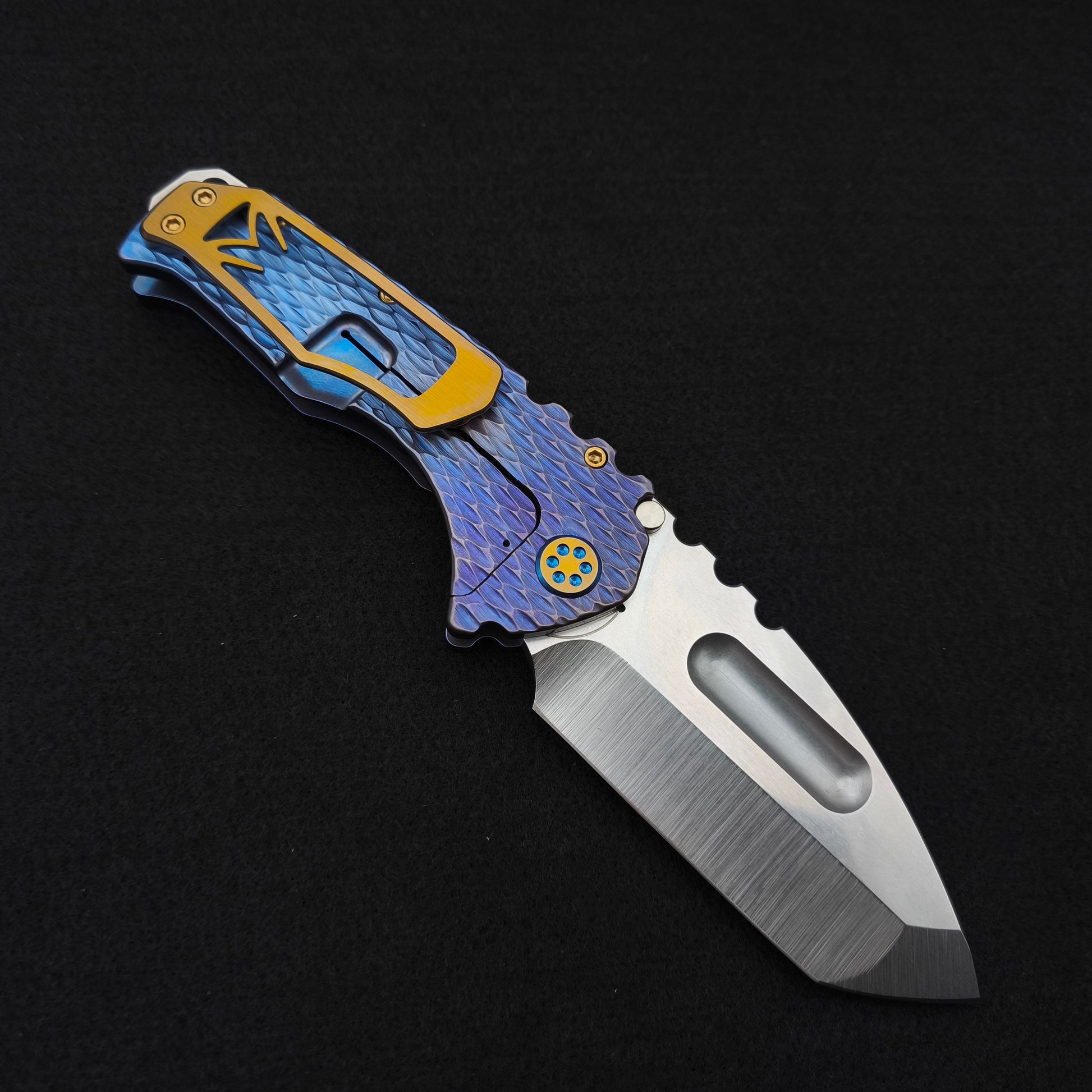 Medford Praetorian Ti Tanto, Violet Blue Fade Dragon Skin 2