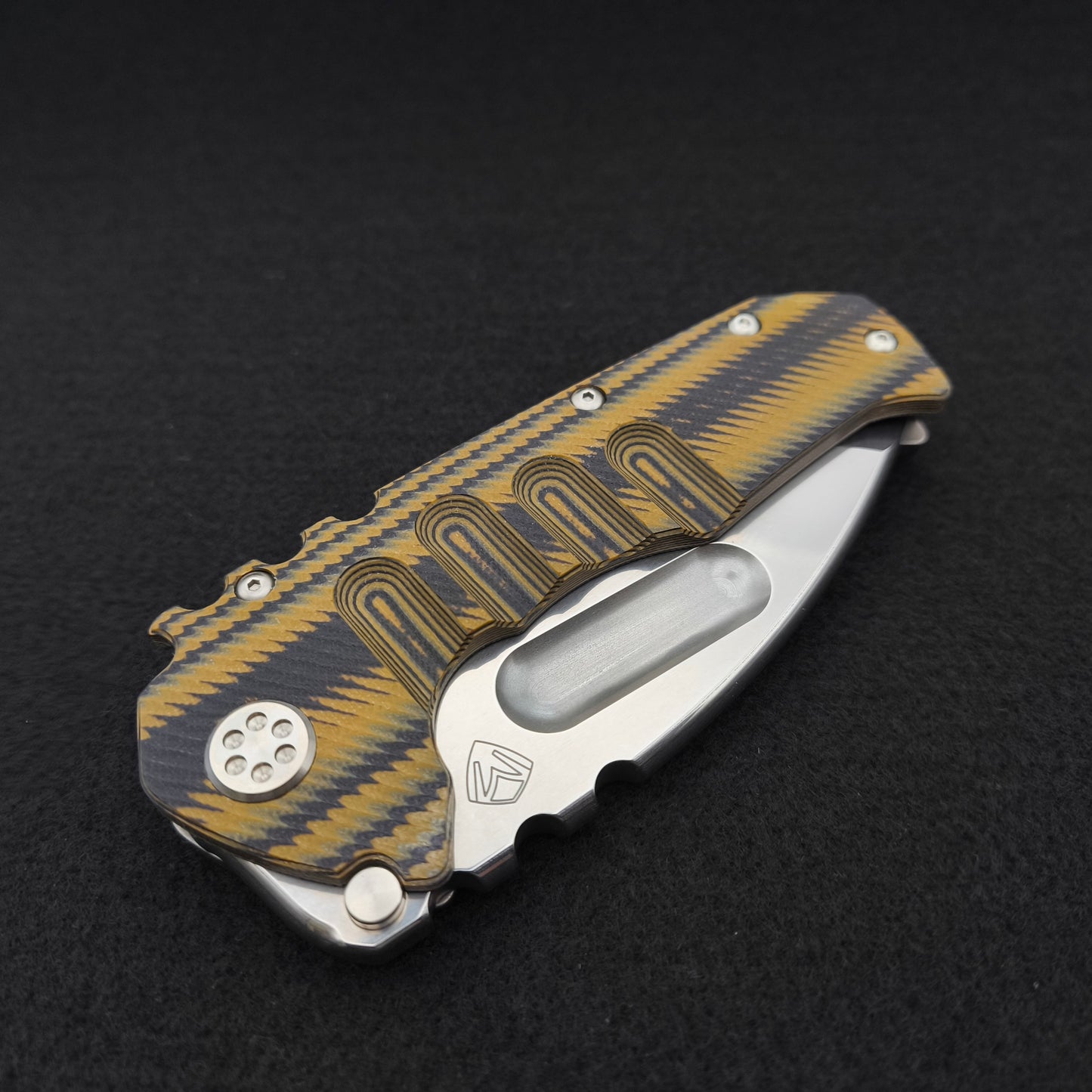 Medford Praetorian Ti-C Tumbled Tanto, Black Tan Contoured G10 Titan 4