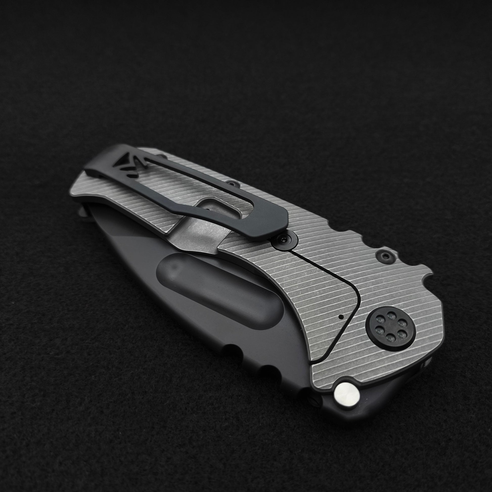 Medford Praetorian Ti-C DLC Drop Point, Black Tan Contoured G10 Titan 6