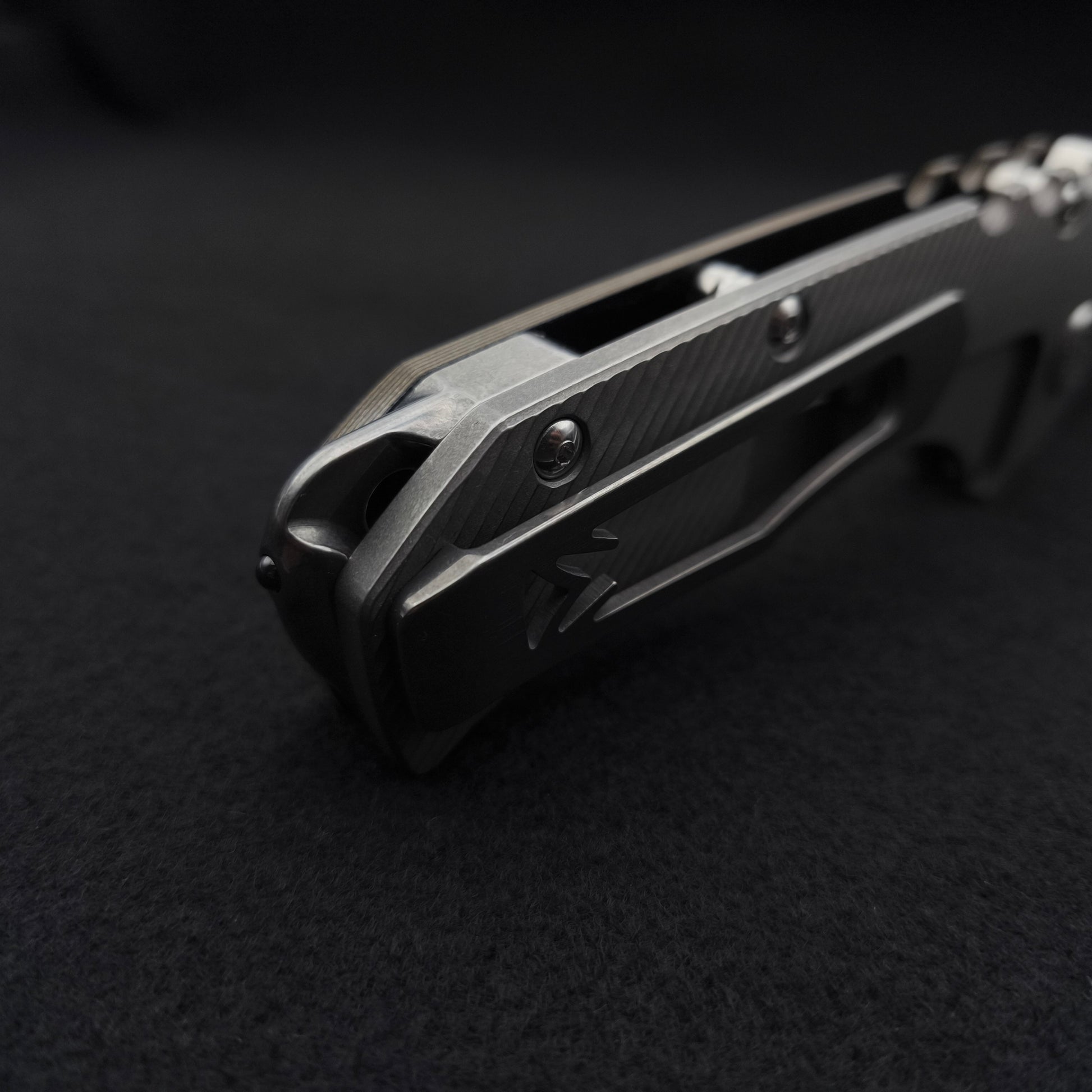 Medford Praetorian Ti-C Tumbled Drop Point, Black Tan Contoured G10 Titan 4