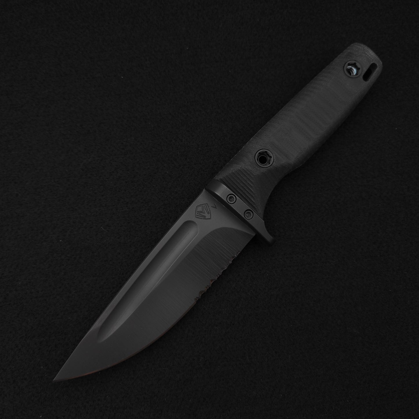 Medford The Deep Fixed Blade 20CV Serrated Black PVD Tauchermesser 1