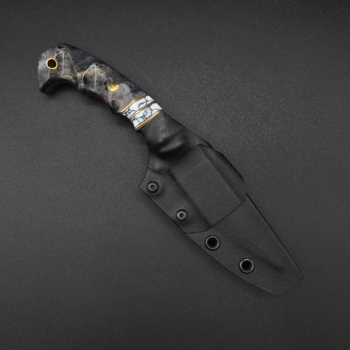 Half Face Blades HUMINT 4" Dyed Maple, Grey and Brass Pin Striping