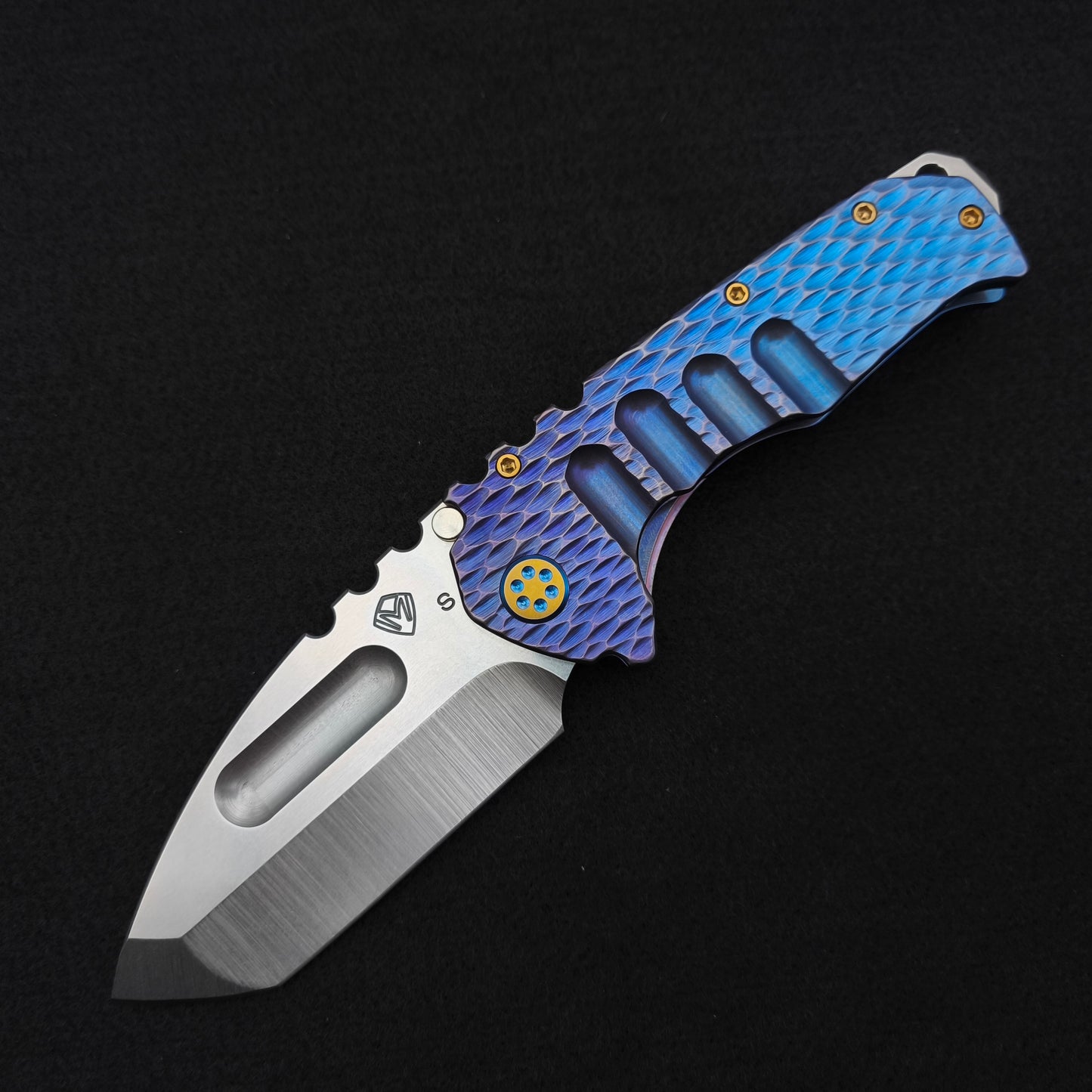 Medford Praetorian Ti Tanto, Violet Blue Fade Dragon Skin 1