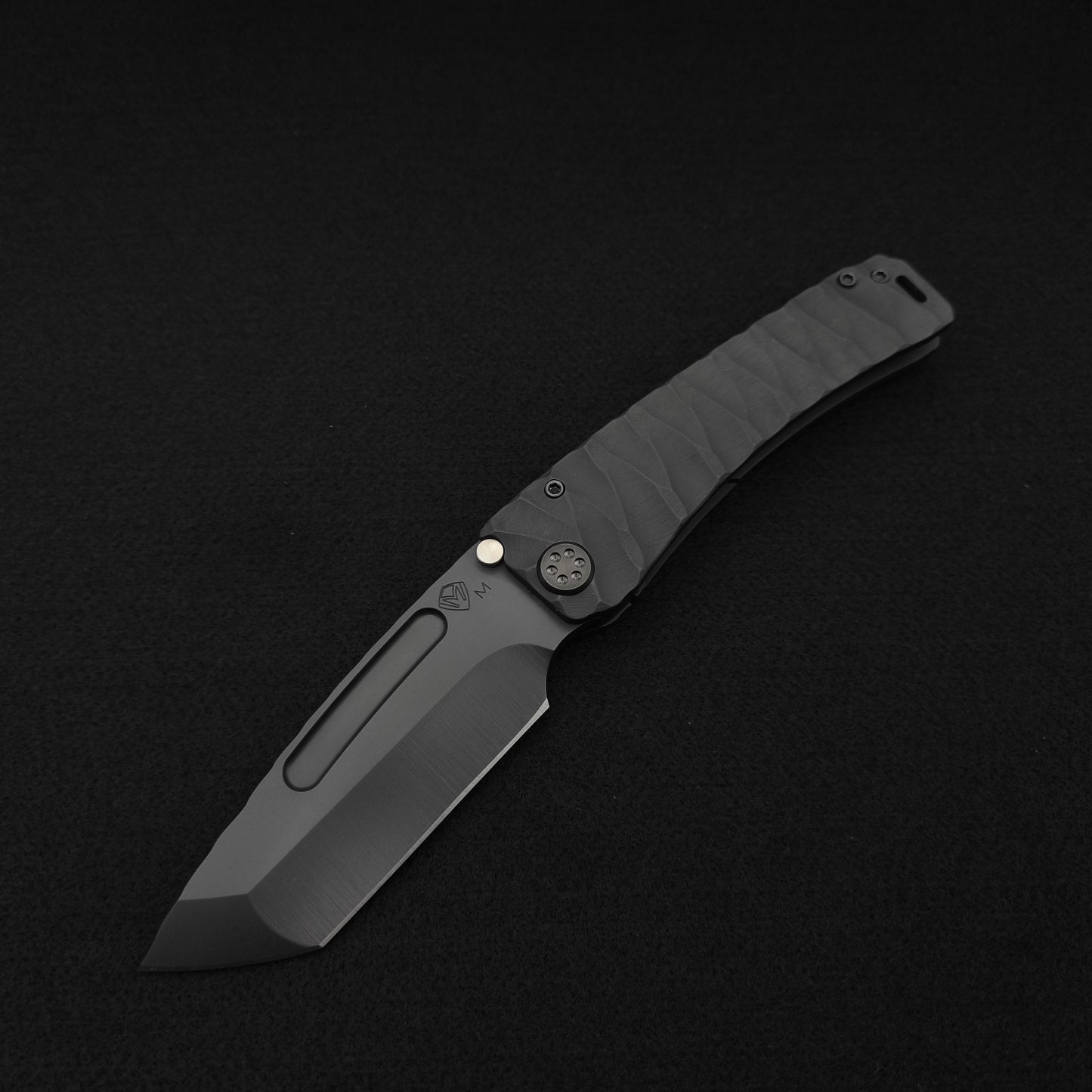 Medford Marauder, Full Size, Armadillo DLC Tanto, Black DLC Predator