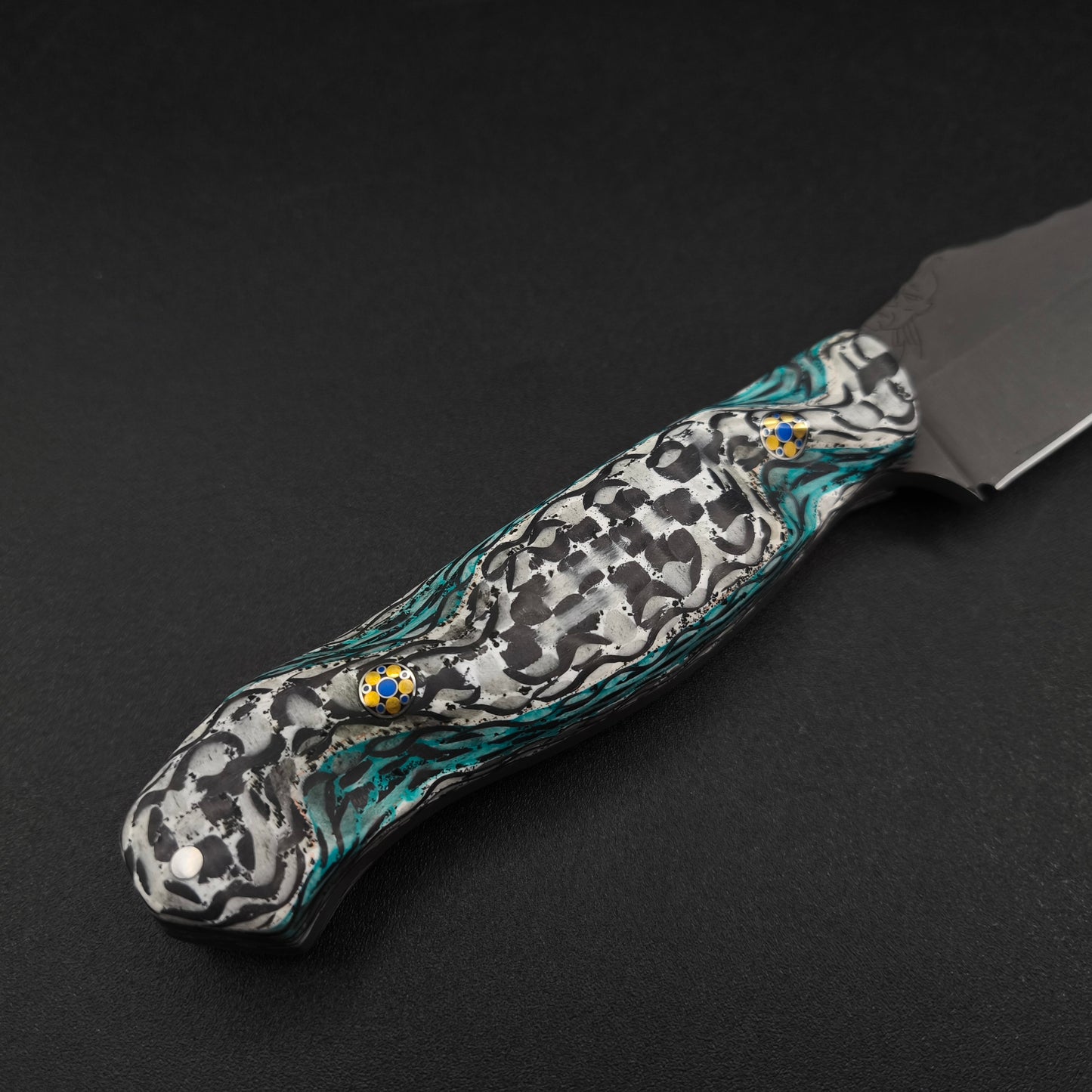 Half Face Blades Field Knife, Winter Crow Carbon, Mosaic Pins 3