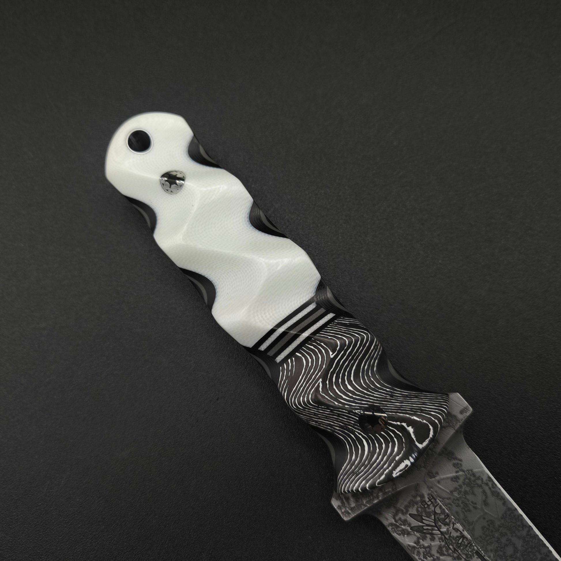 Half Face Blades Combat Dagger White Storm FAT Carbon 3