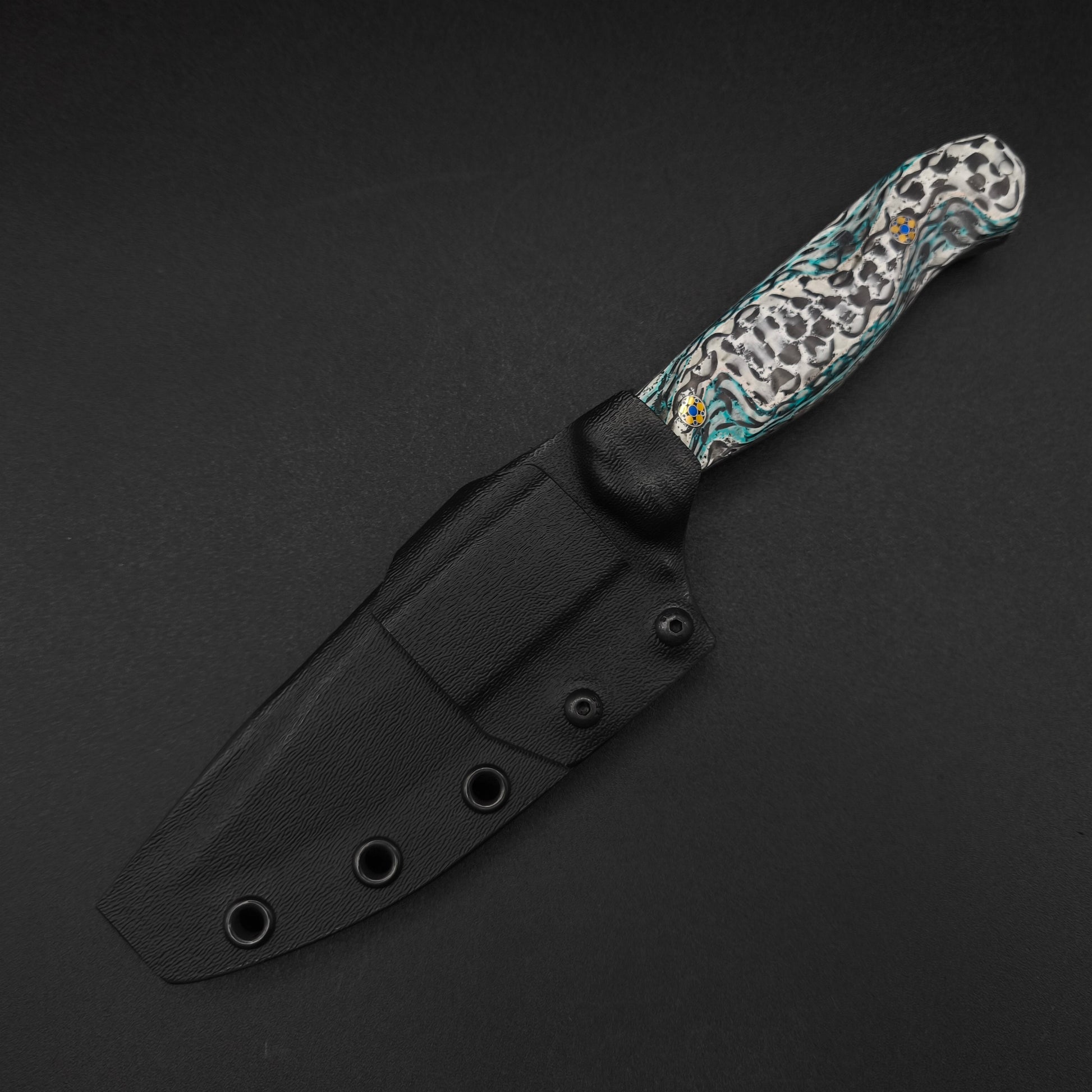 Half Face Blades Field Knife, Winter Crow Carbon, Mosaic Pins 4