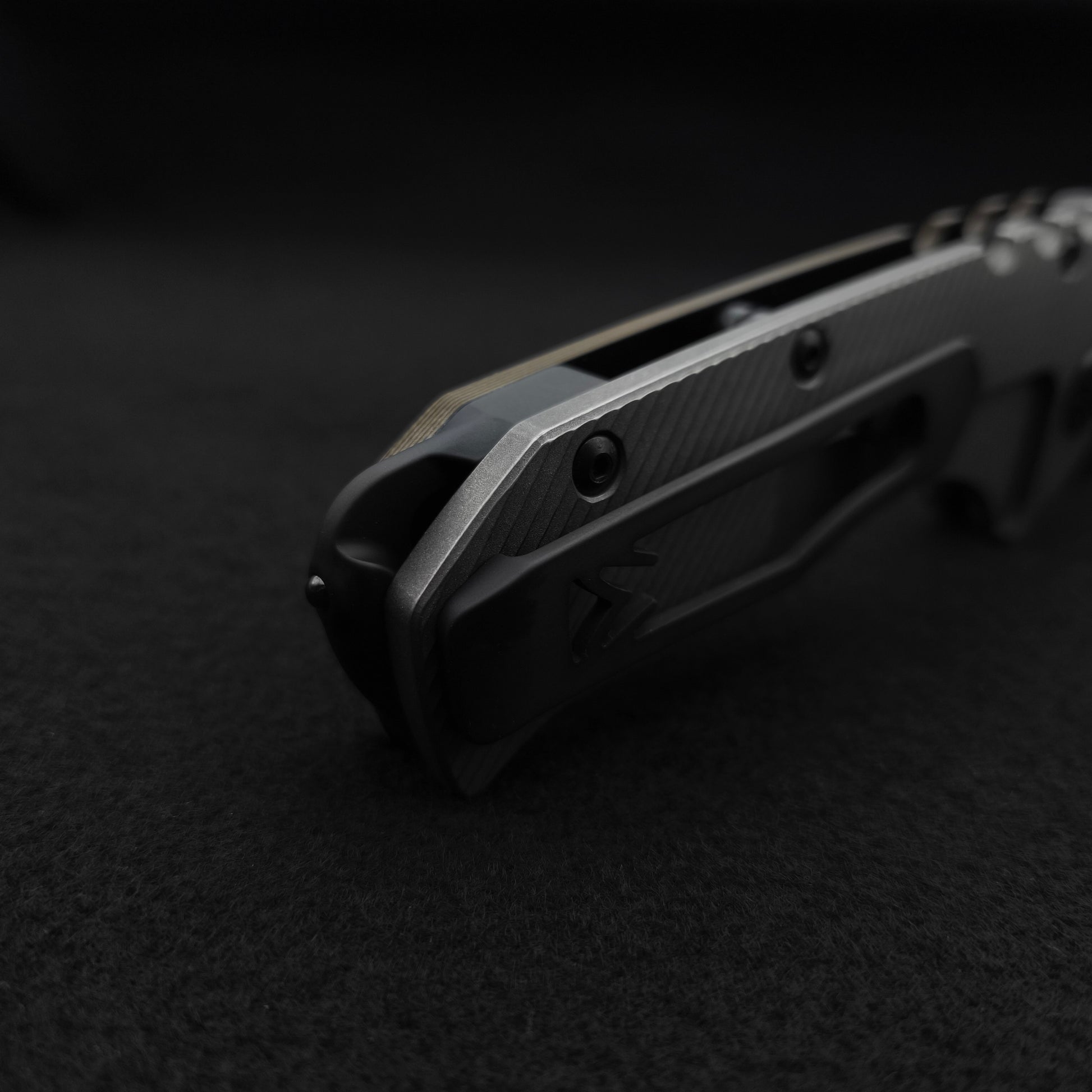 Medford Praetorian Ti-C DLC Drop Point, Black Tan Contoured G10 Titan 4