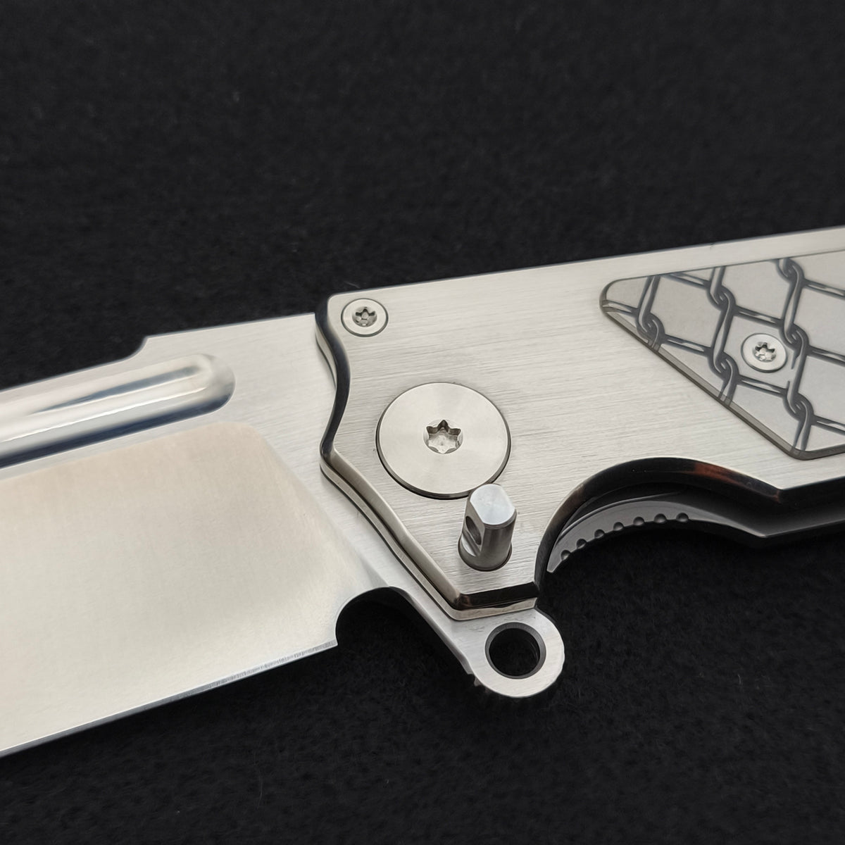 ADV Freak, Satin Titanium Border finish 5