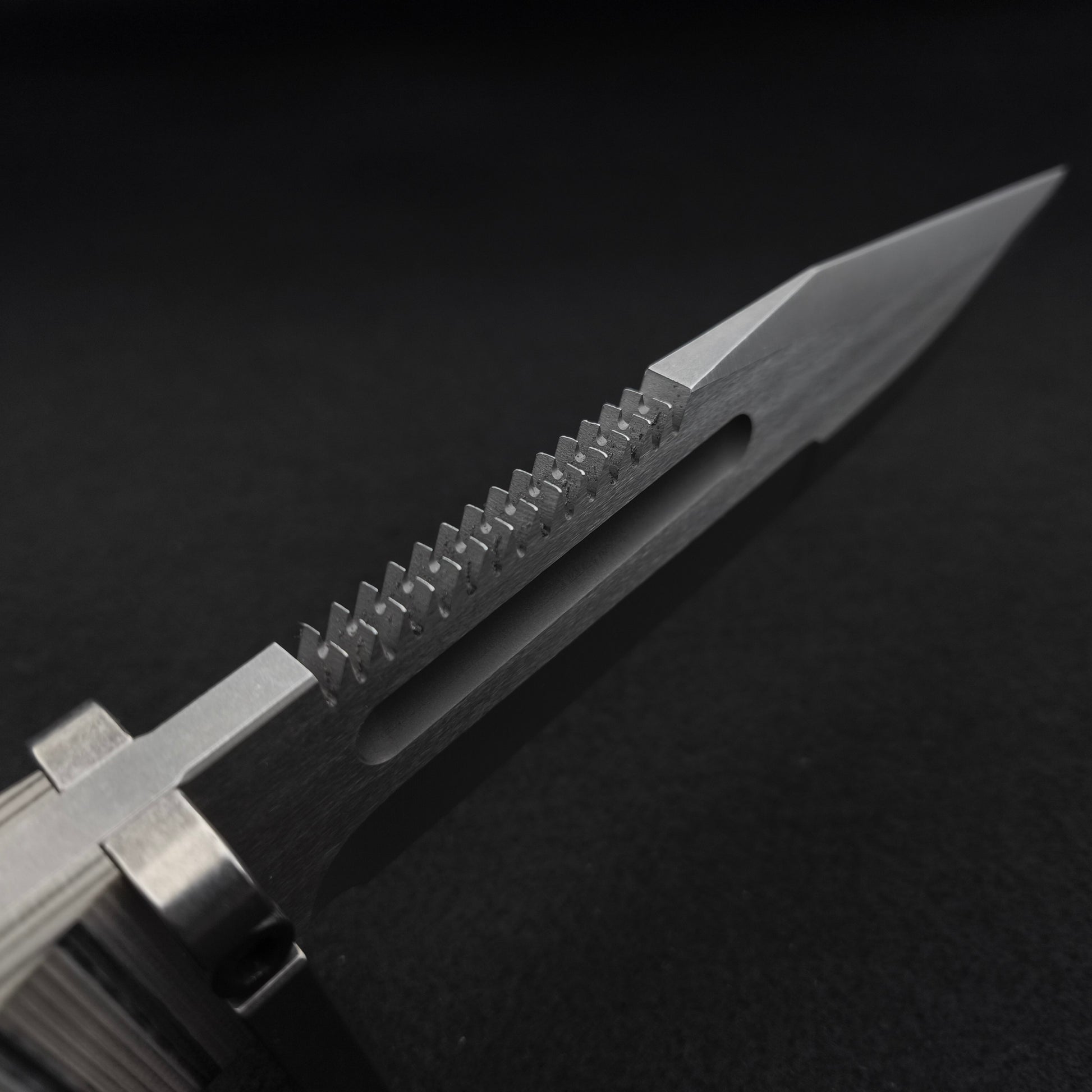 Medford USMC Raider, Multi-Layered G-10 3