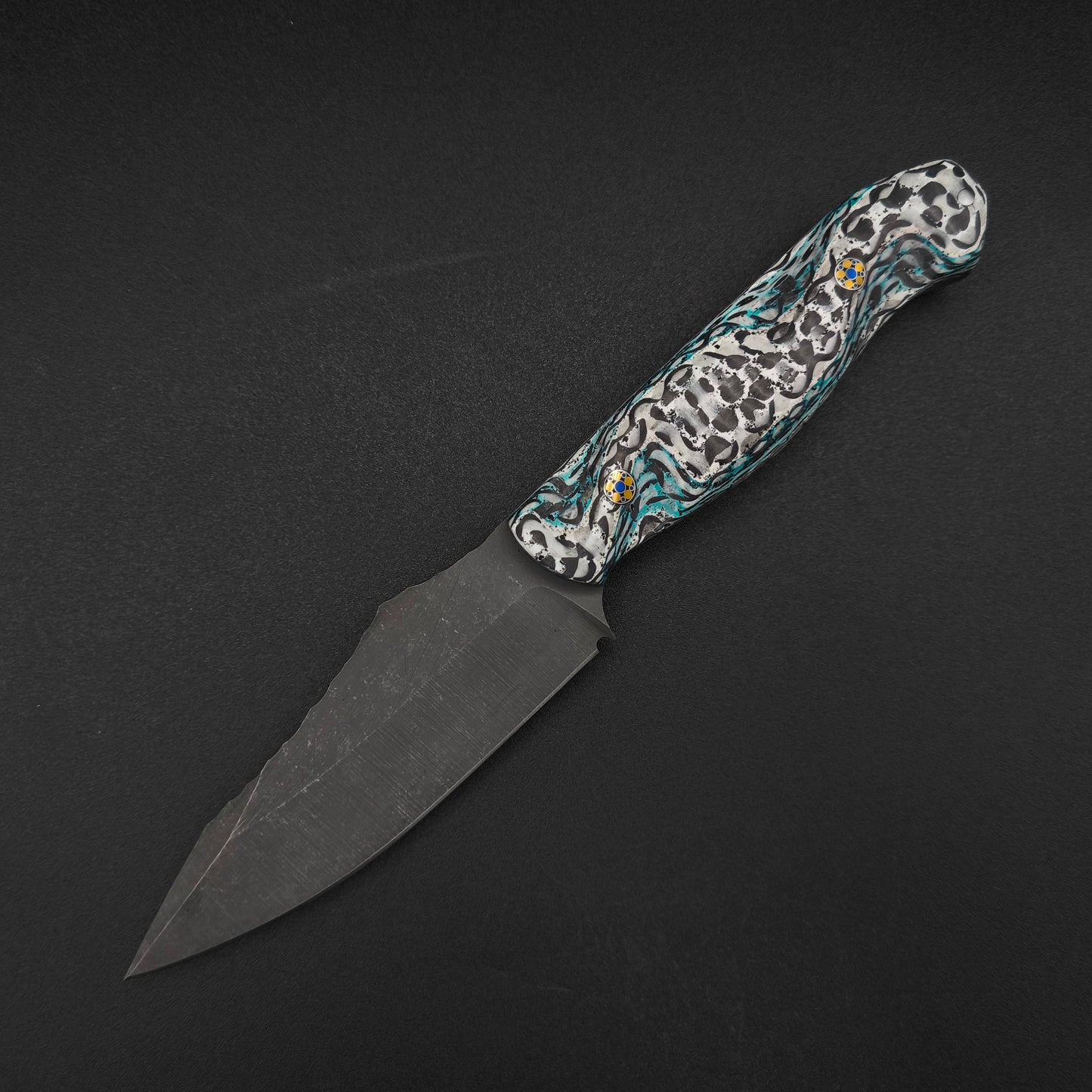 Half Face Blades Field Knife, Winter Crow Carbon, Mosaic Pins 2