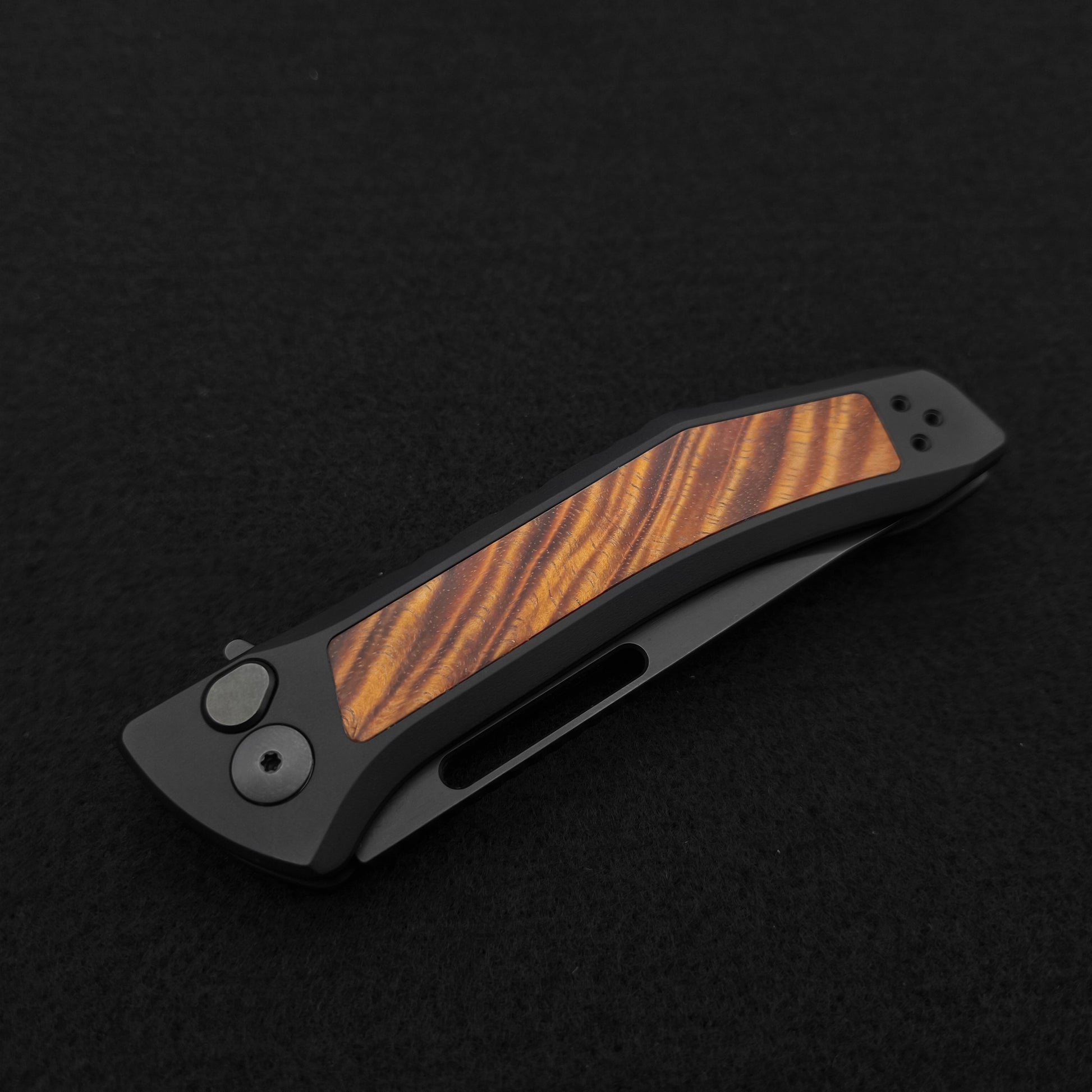 Half Face Blades Custom Kwaiken Folder Hawaiian Curly Koa, Anodized Black Handle 4