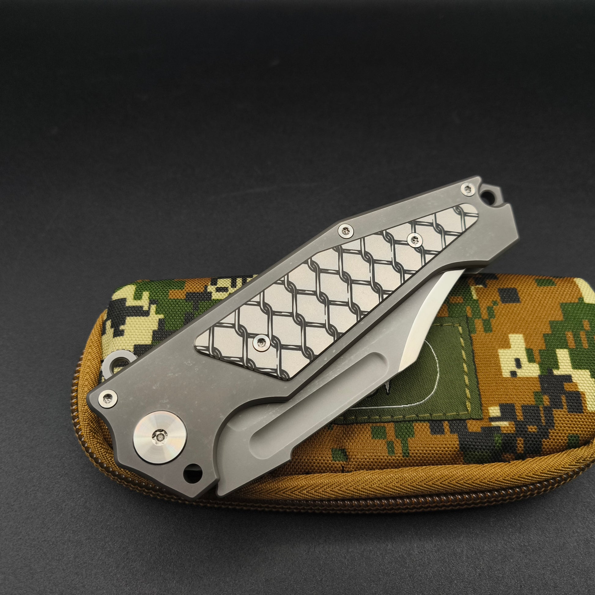 ADV Freak, Satin Titanium Border finish 3