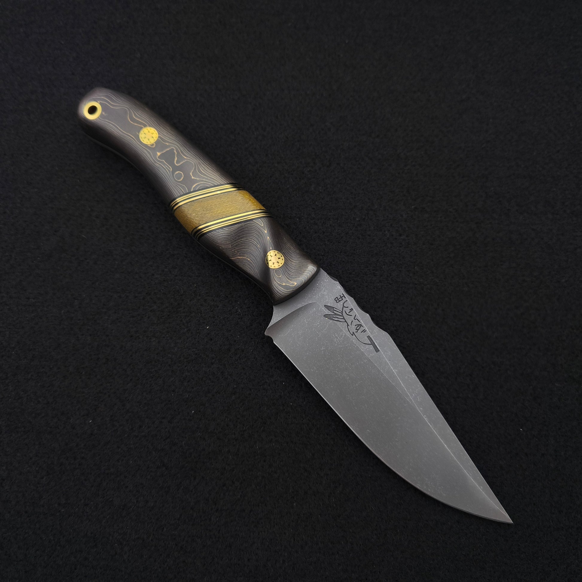 Half Face Blades Drop Point Scalper, Gold Camo Carbon 1