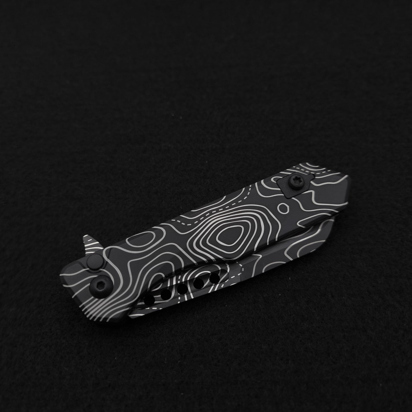 Heretic Knives Jinn Button Lock Topo