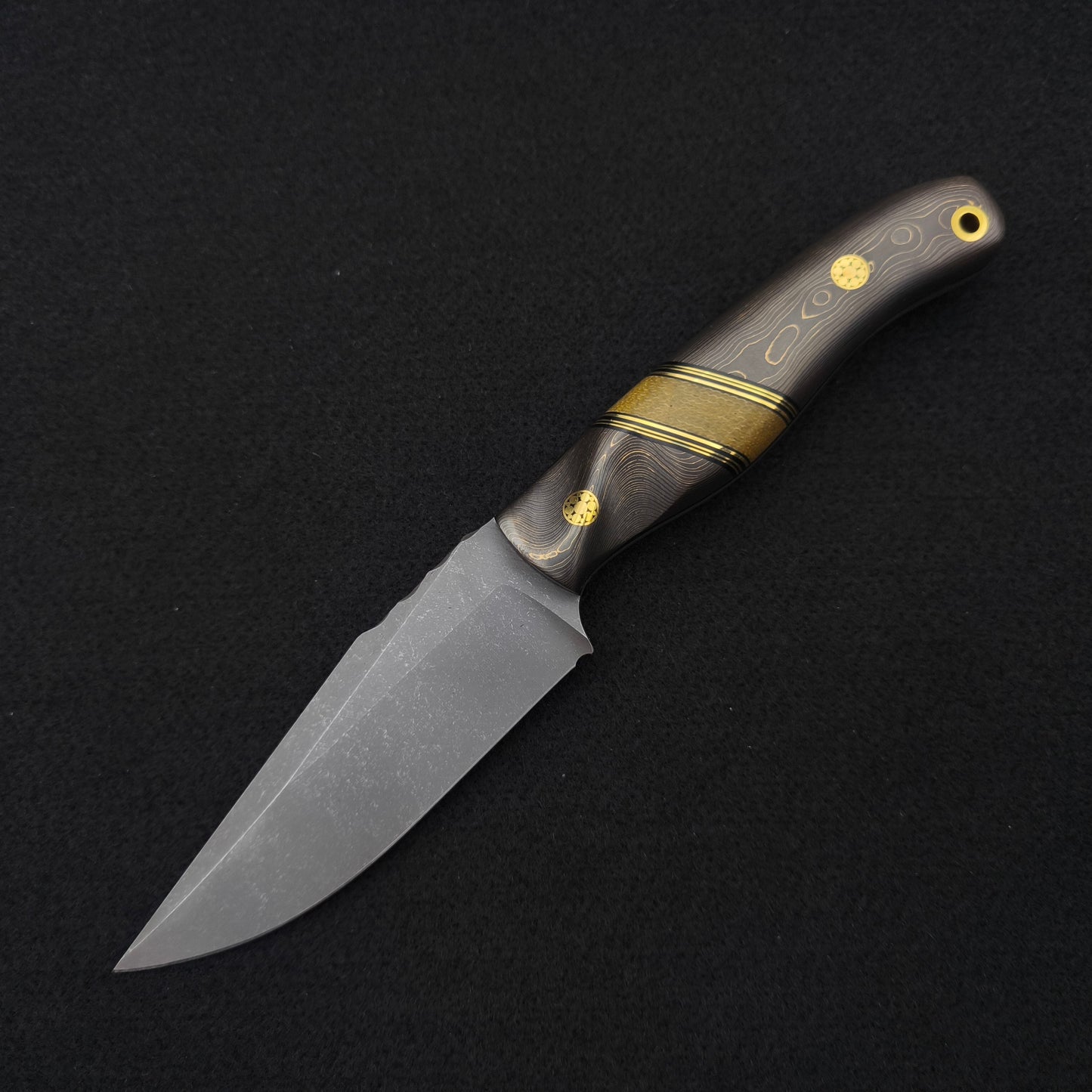 Half Face Blades Drop Point Scalper, Gold Camo Carbon 2
