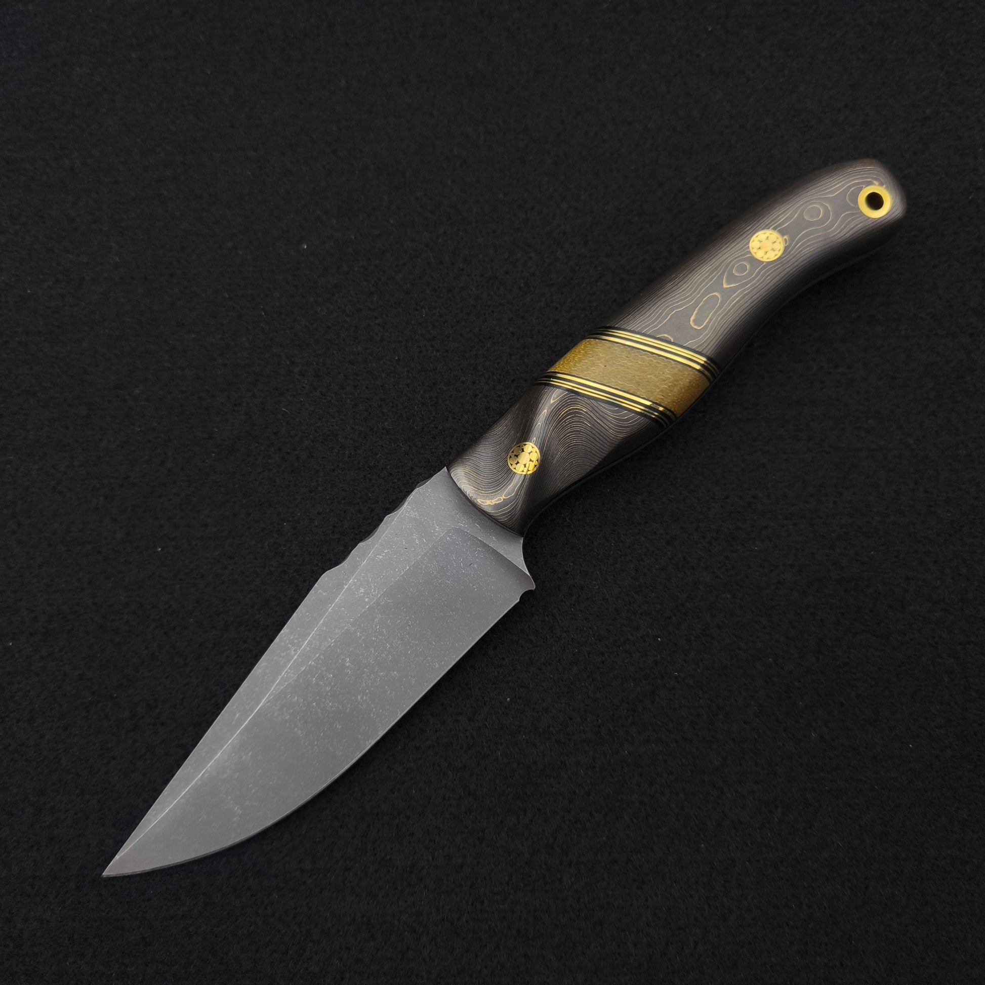 Half Face Blades Drop Point Scalper, Gold Camo Carbon 2