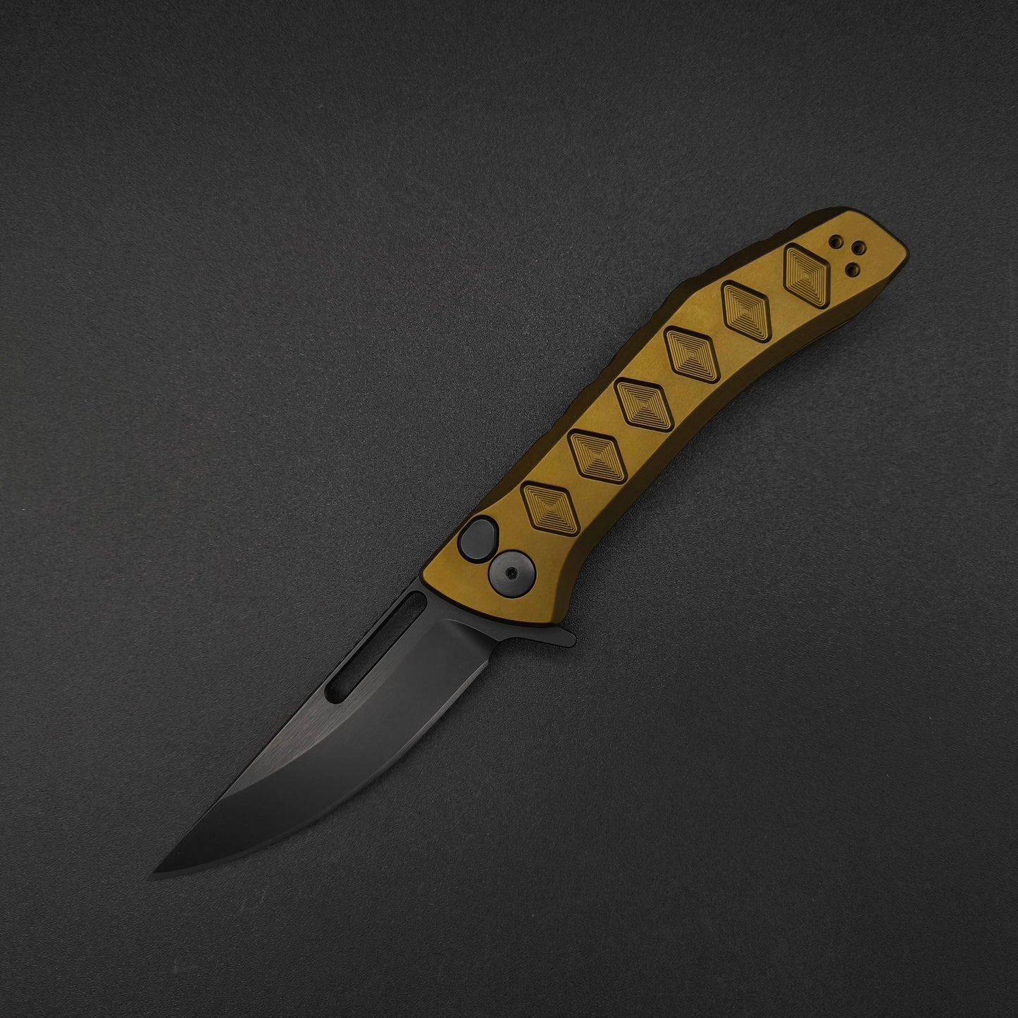 Half Face Blades Kwaiken Folder Anodized OD Green Handle, Black Nitride Blade 2
