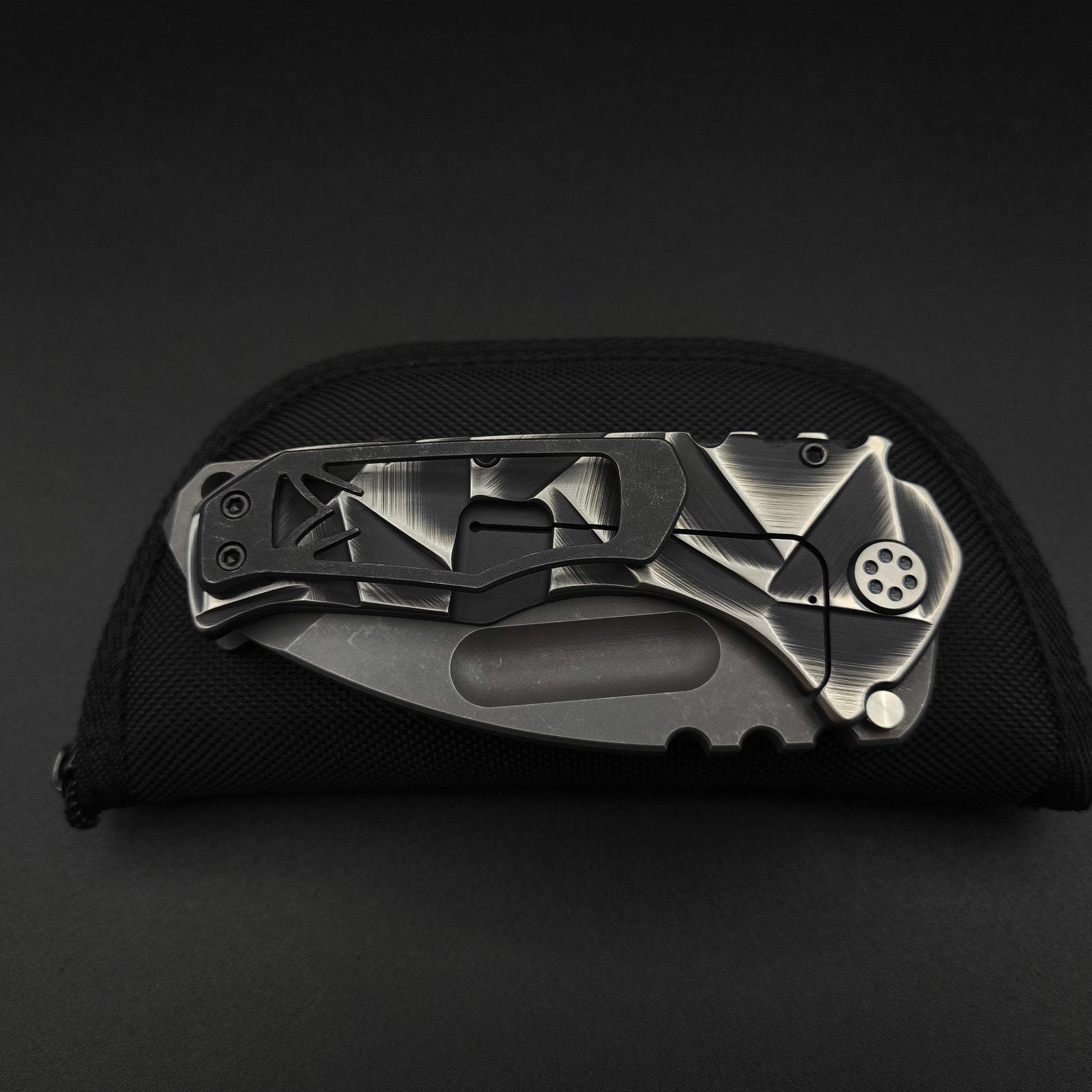 Medford Praetorian Ti Acid Distressed Tanto, Black and Silver Stained Glass 5