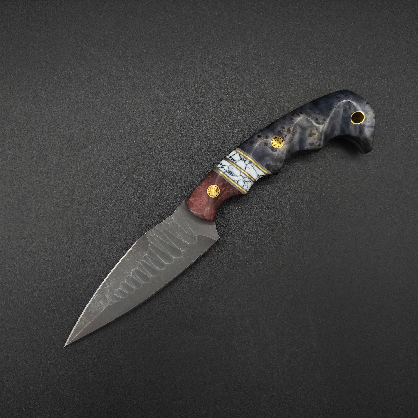 Half Face Blades HUMINT 4" Dyed Maple, Grey and Brass Pin Striping