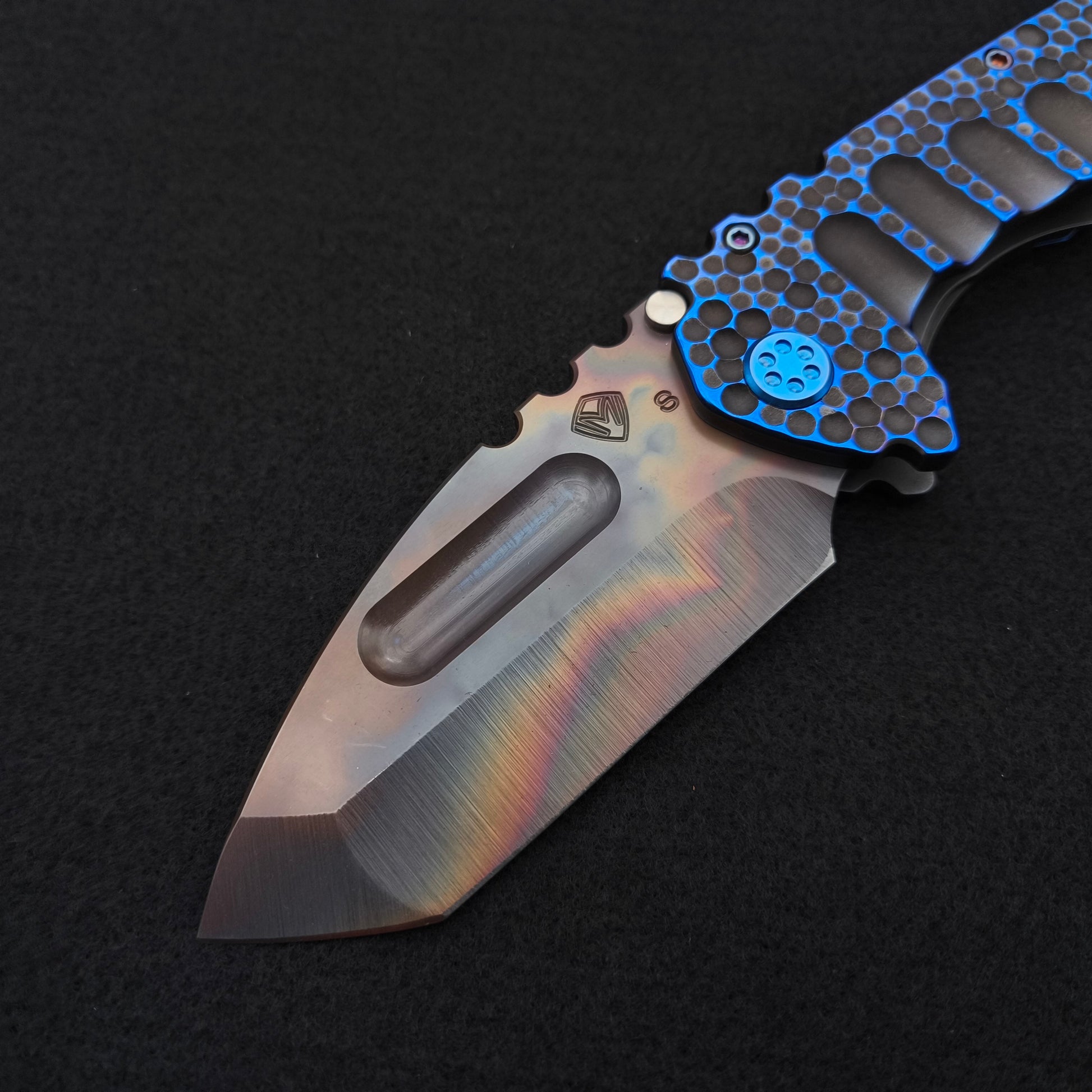 Medford Praetorian Ti Vulcan Tanto, Black and Blue Dimples 3