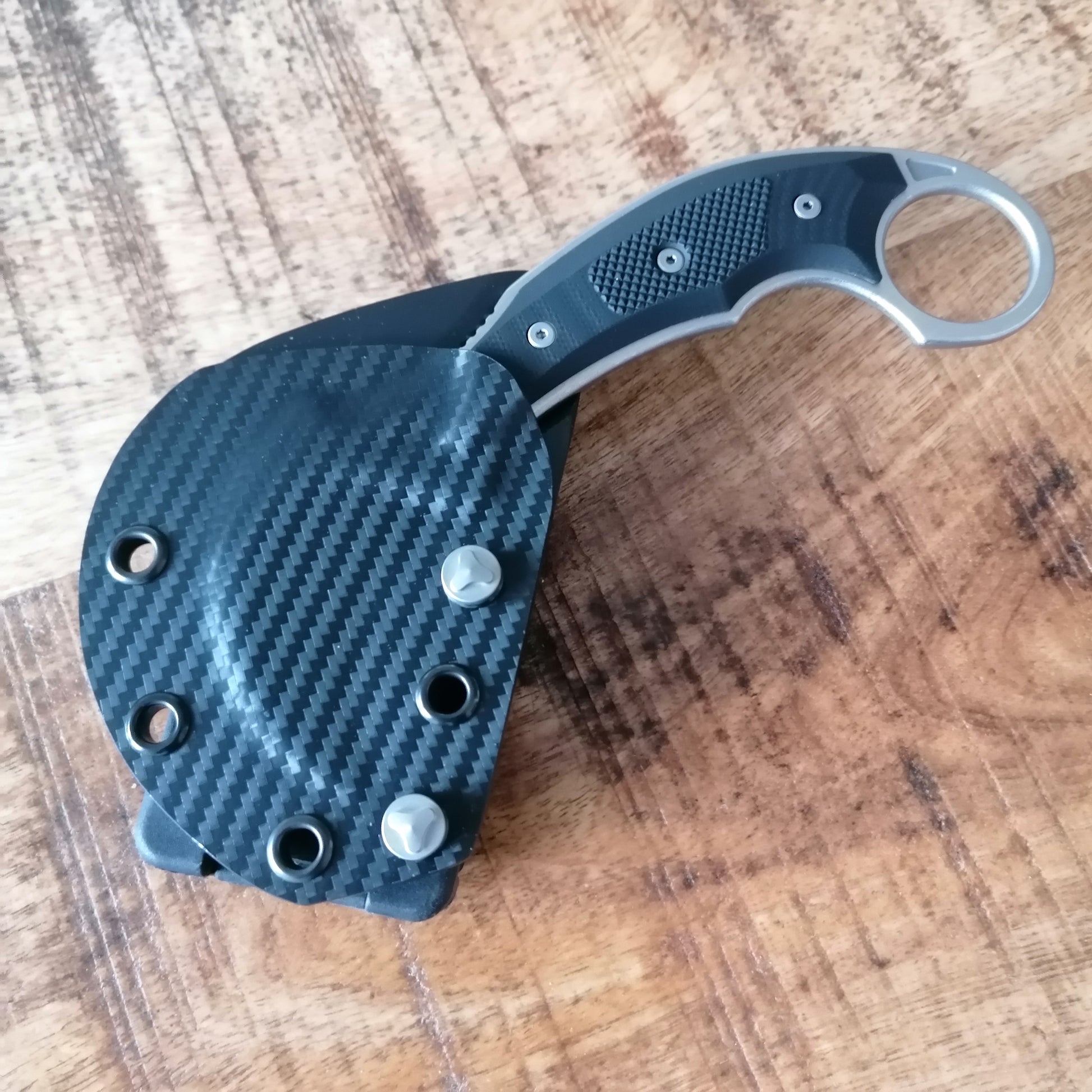 Bastinelli Microtech Iconic Karambit 2